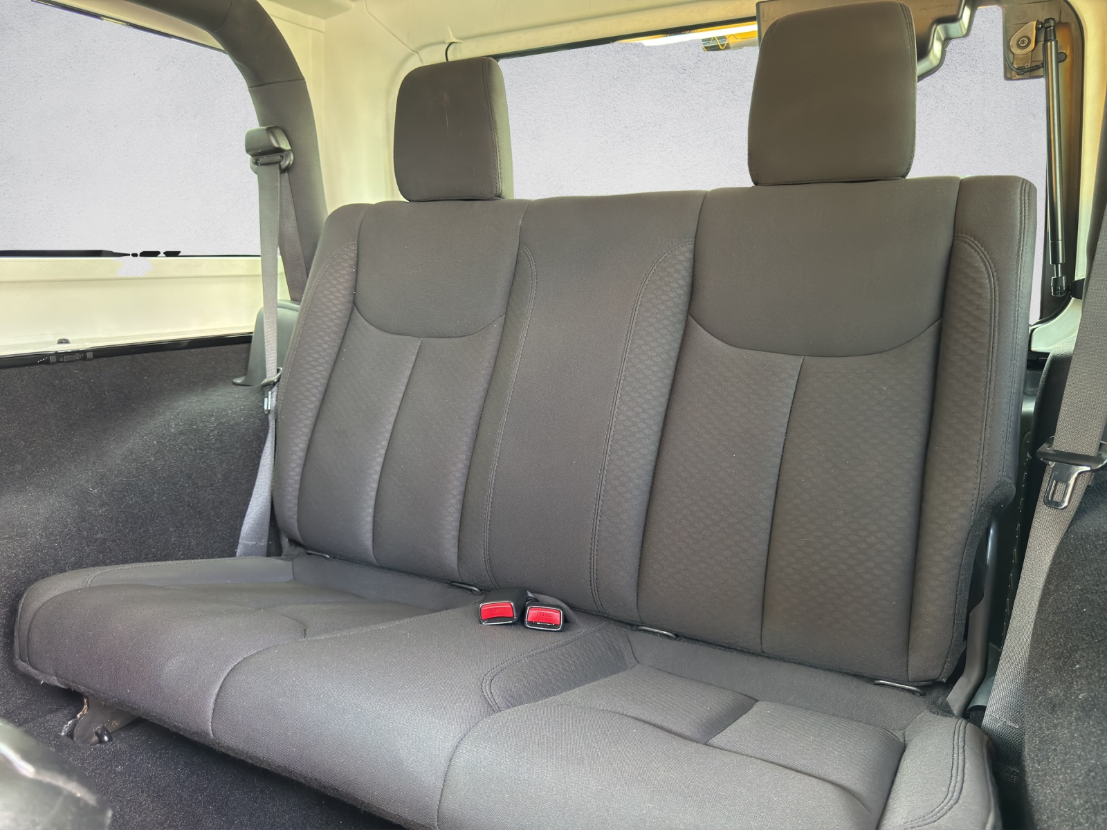 JEEP Wrangler 2.8 CRD Black Edition II Automatic-image-15