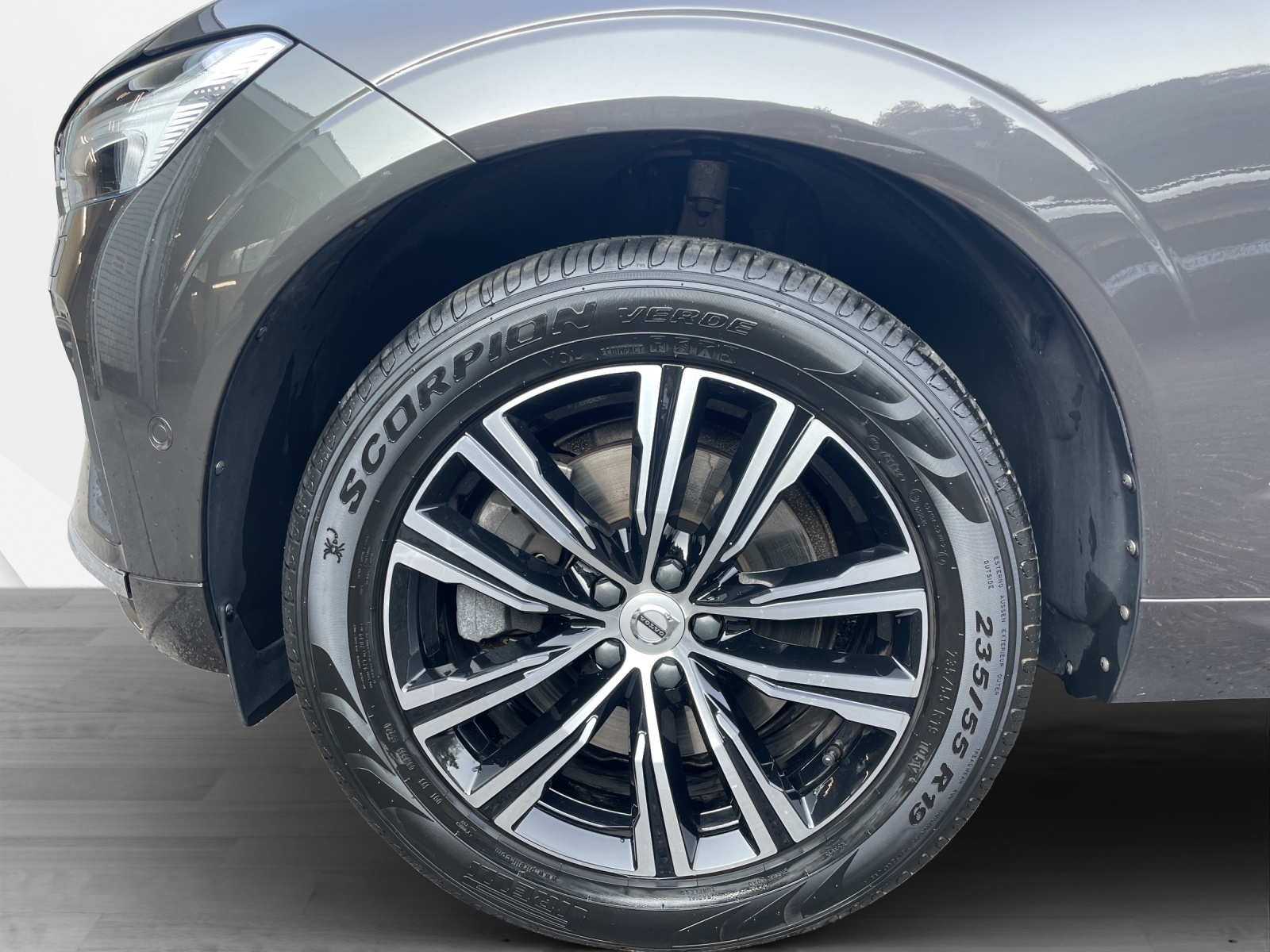 VOLVO XC60 2.0 B4 MH Inscription AWD-image-8