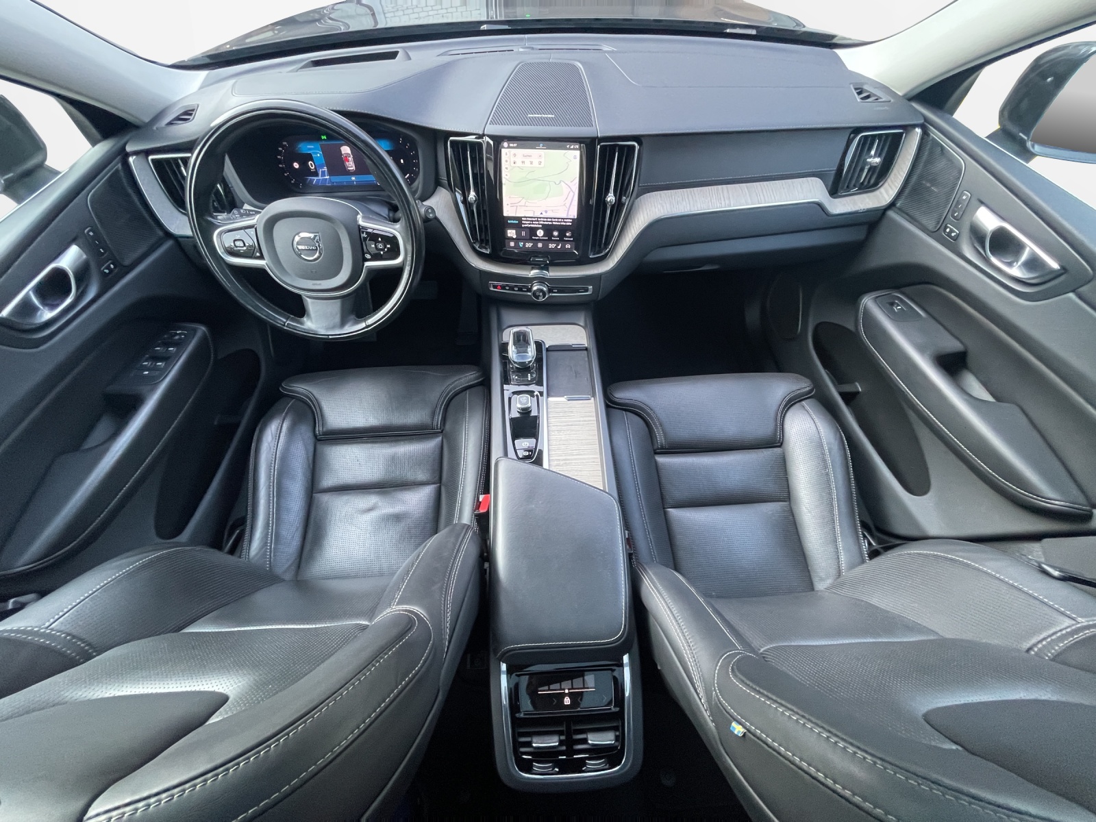 VOLVO XC60 2.0 B4 MH Inscription AWD-image-10