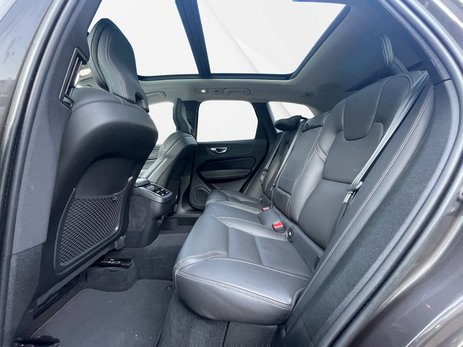 VOLVO XC60 2.0 B4 MH Inscription AWD-image-13