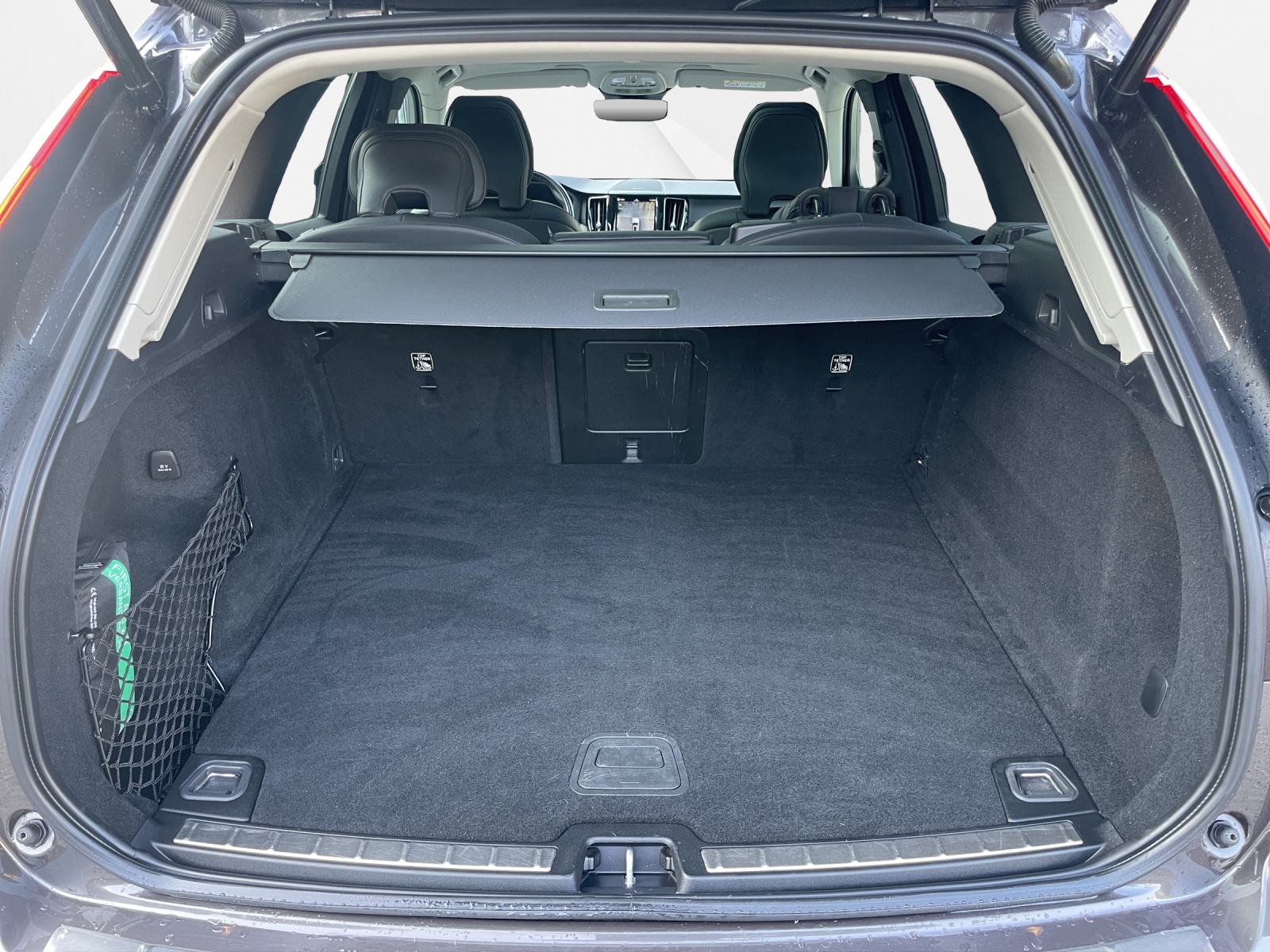 VOLVO XC60 2.0 B4 MH Inscription AWD-image-14