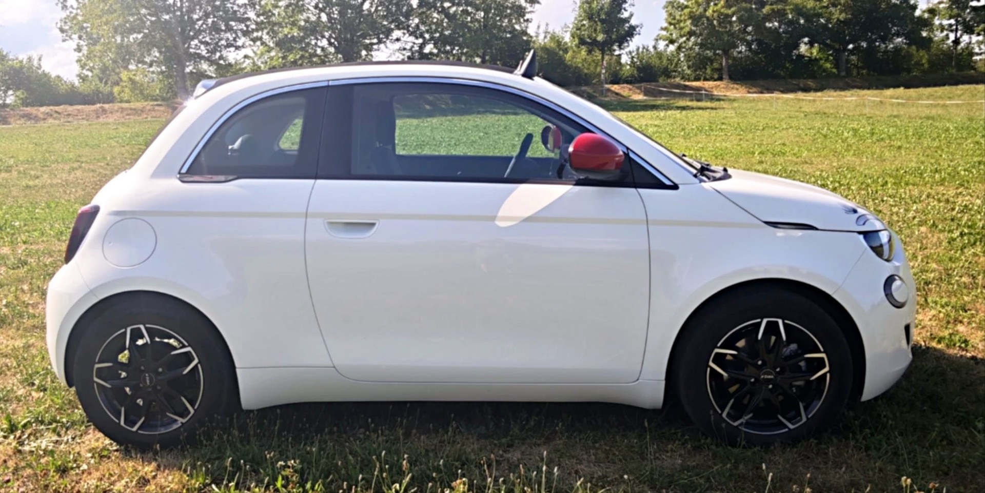 FIAT 500e C Red Swiss Edition (Rarität)-image-10