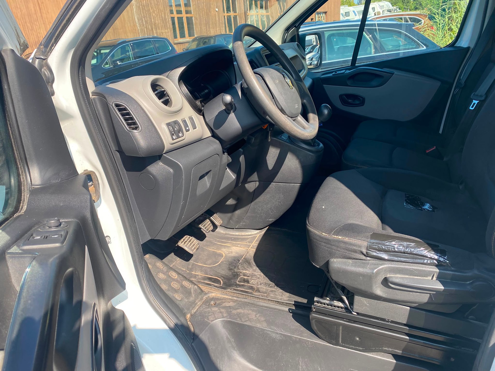 RENAULT Trafic 1.6 dCi 95 2.9t Pro+ Business Kühlfahr.L1H1-image-8