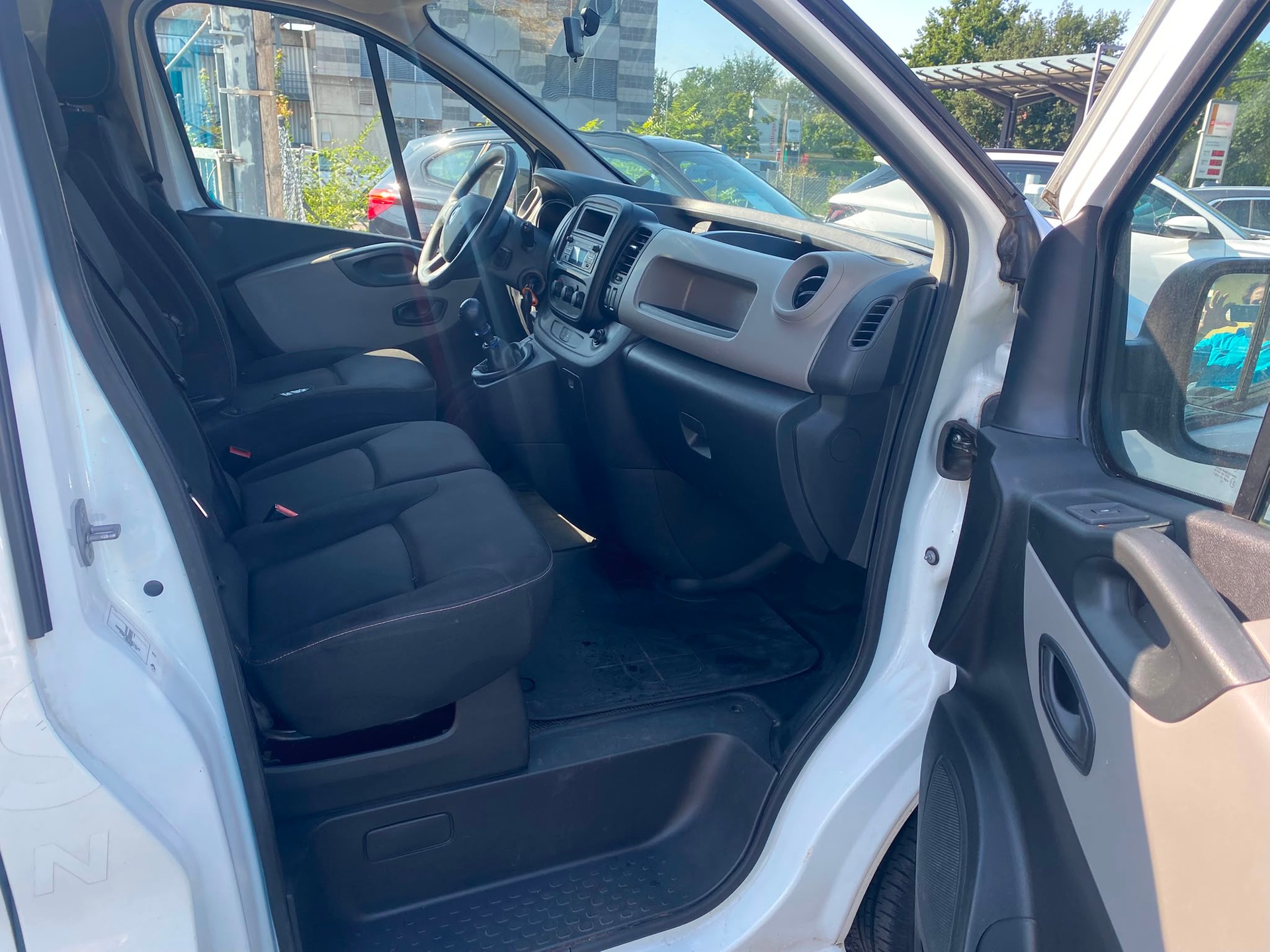 RENAULT Trafic 1.6 dCi 95 2.9t Pro+ Business Kühlfahr.L1H1-image-5