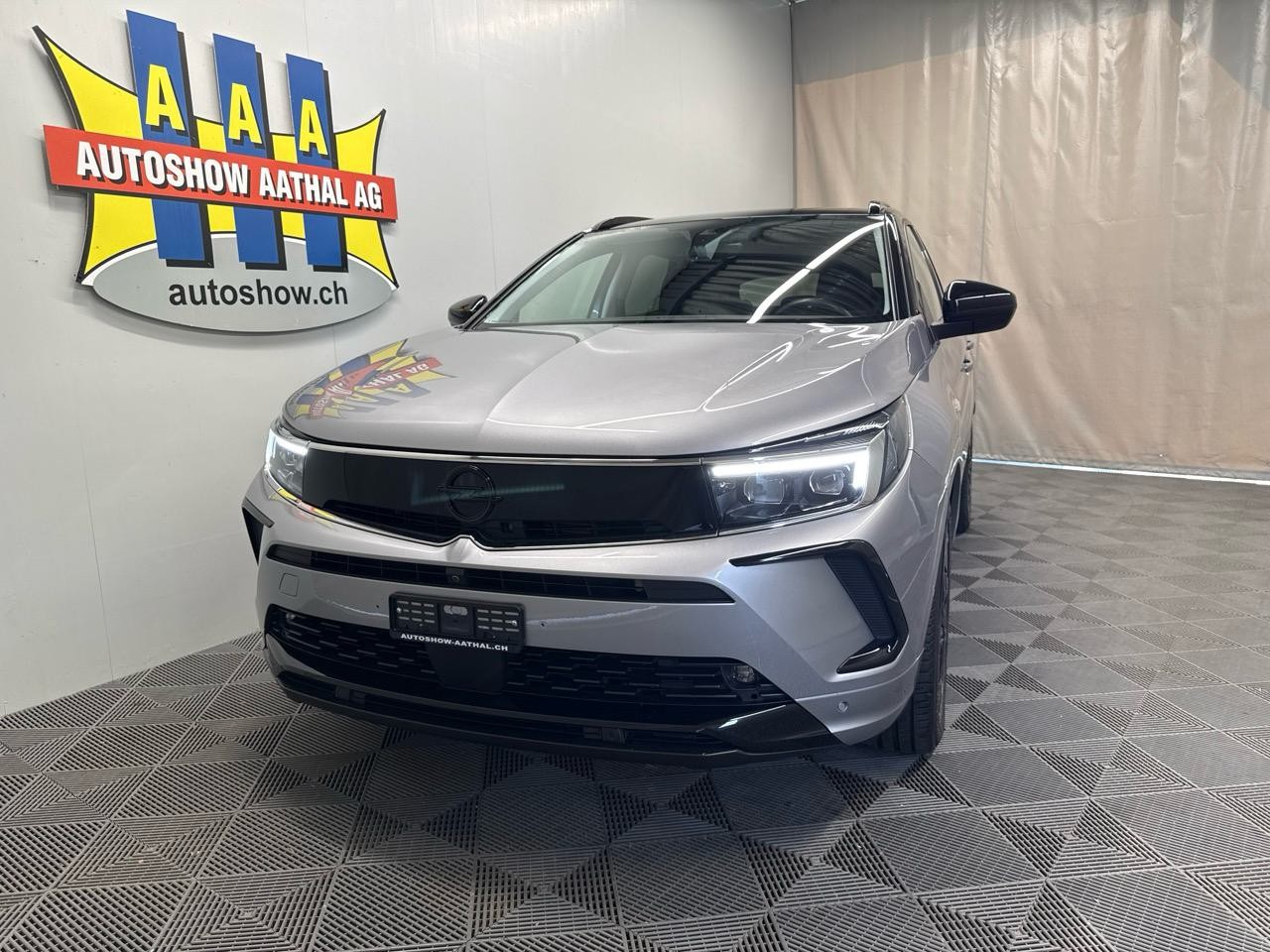 OPEL Grandland 1.6 Hybrid4 GS Line Automatik-image-16