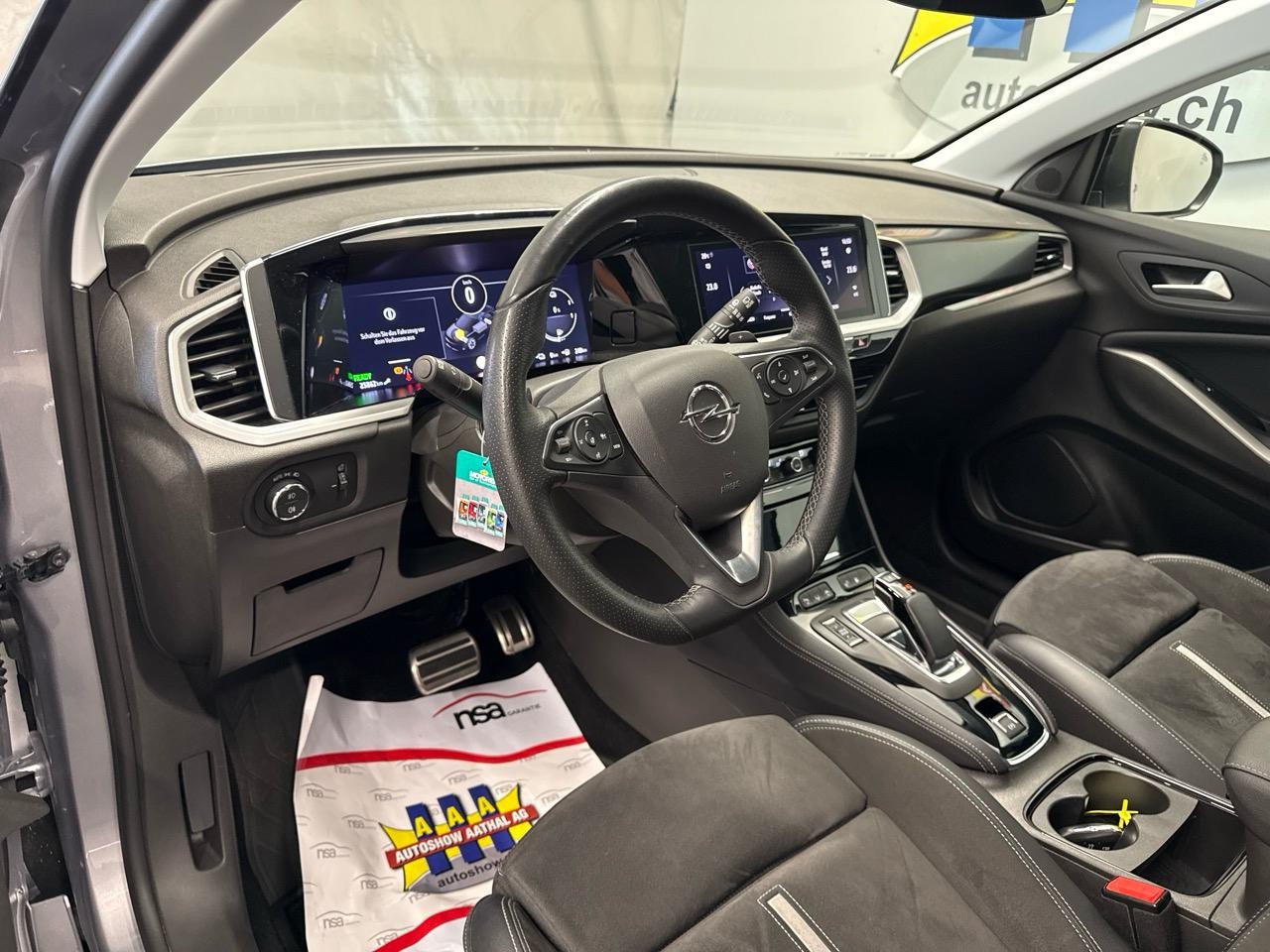 OPEL Grandland 1.6 Hybrid4 GS Line Automatik-showroom-element-2