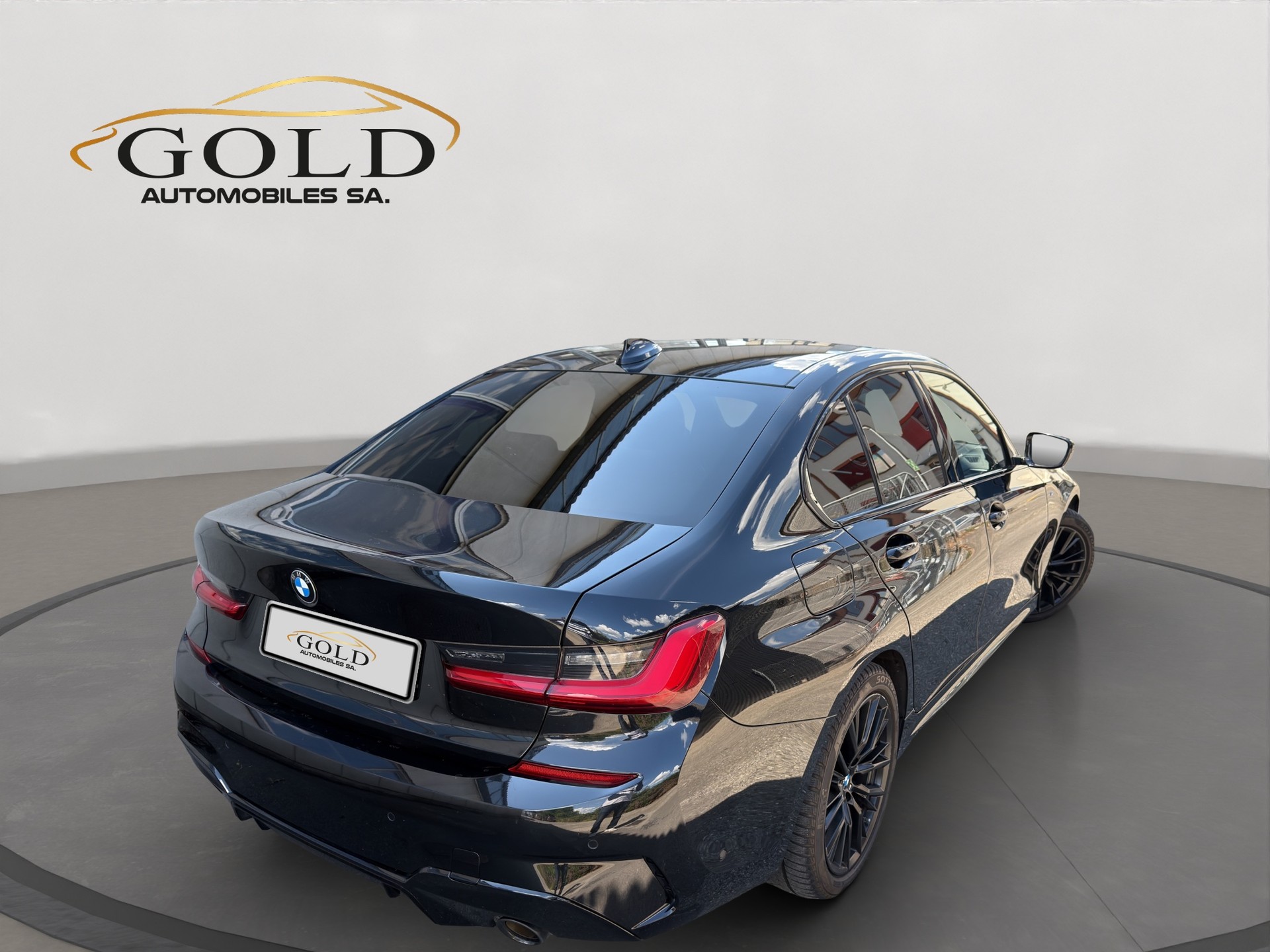 BMW 320i Steptronic M Sport-image-1