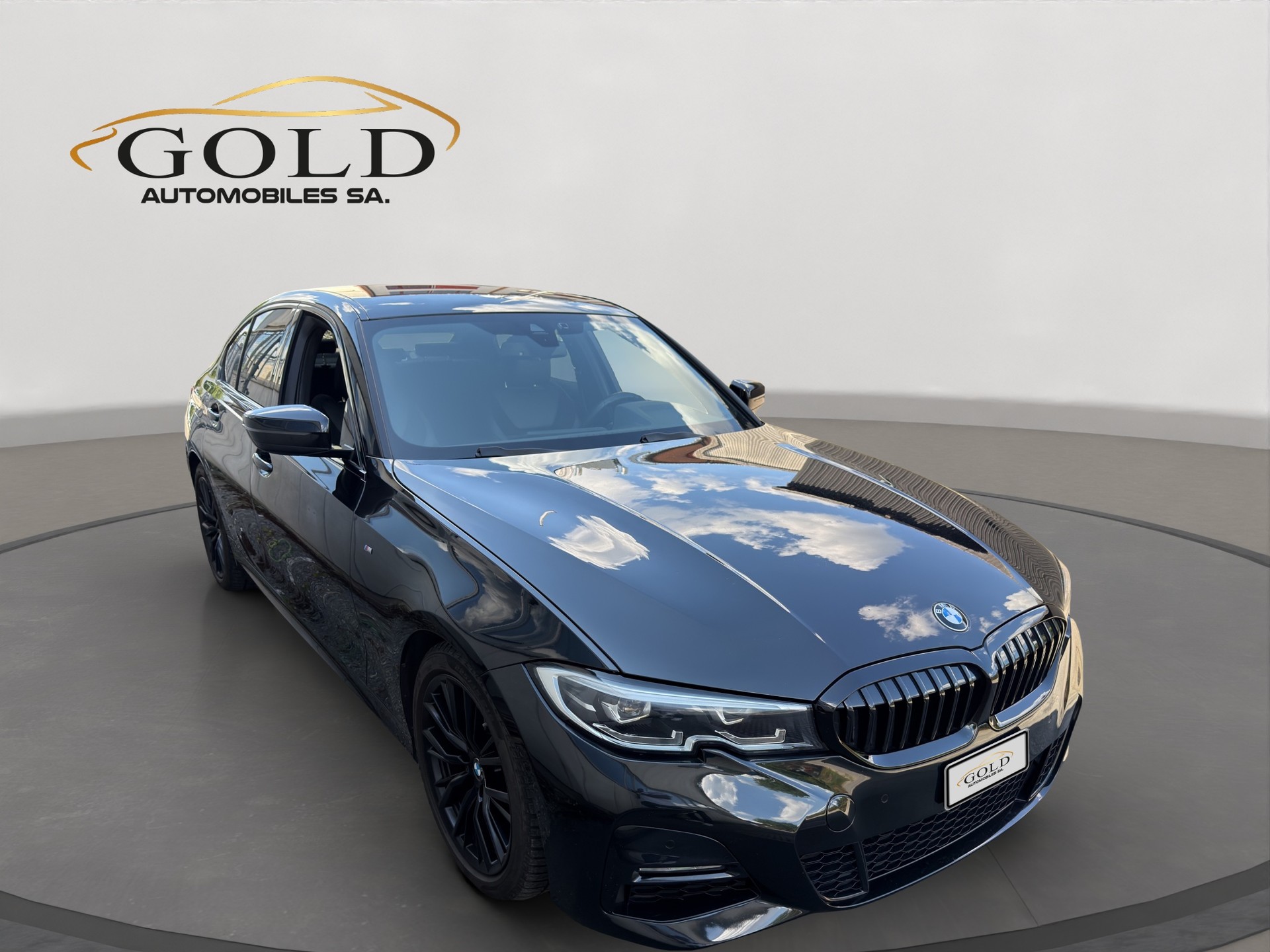 BMW 320i Steptronic M Sport-image-9