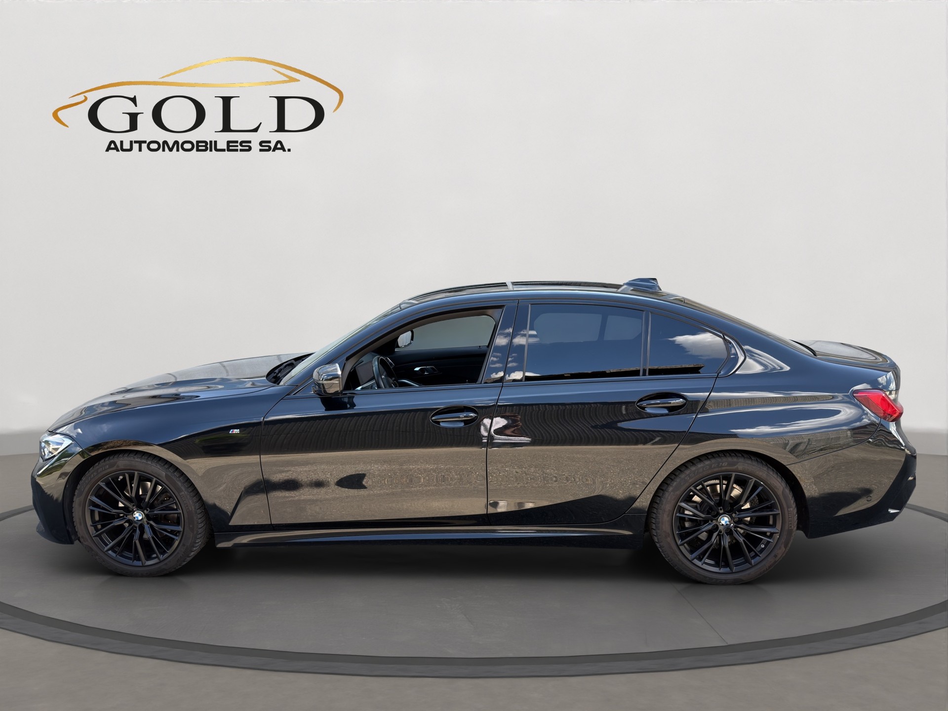 BMW 320i Steptronic M Sport-image-11