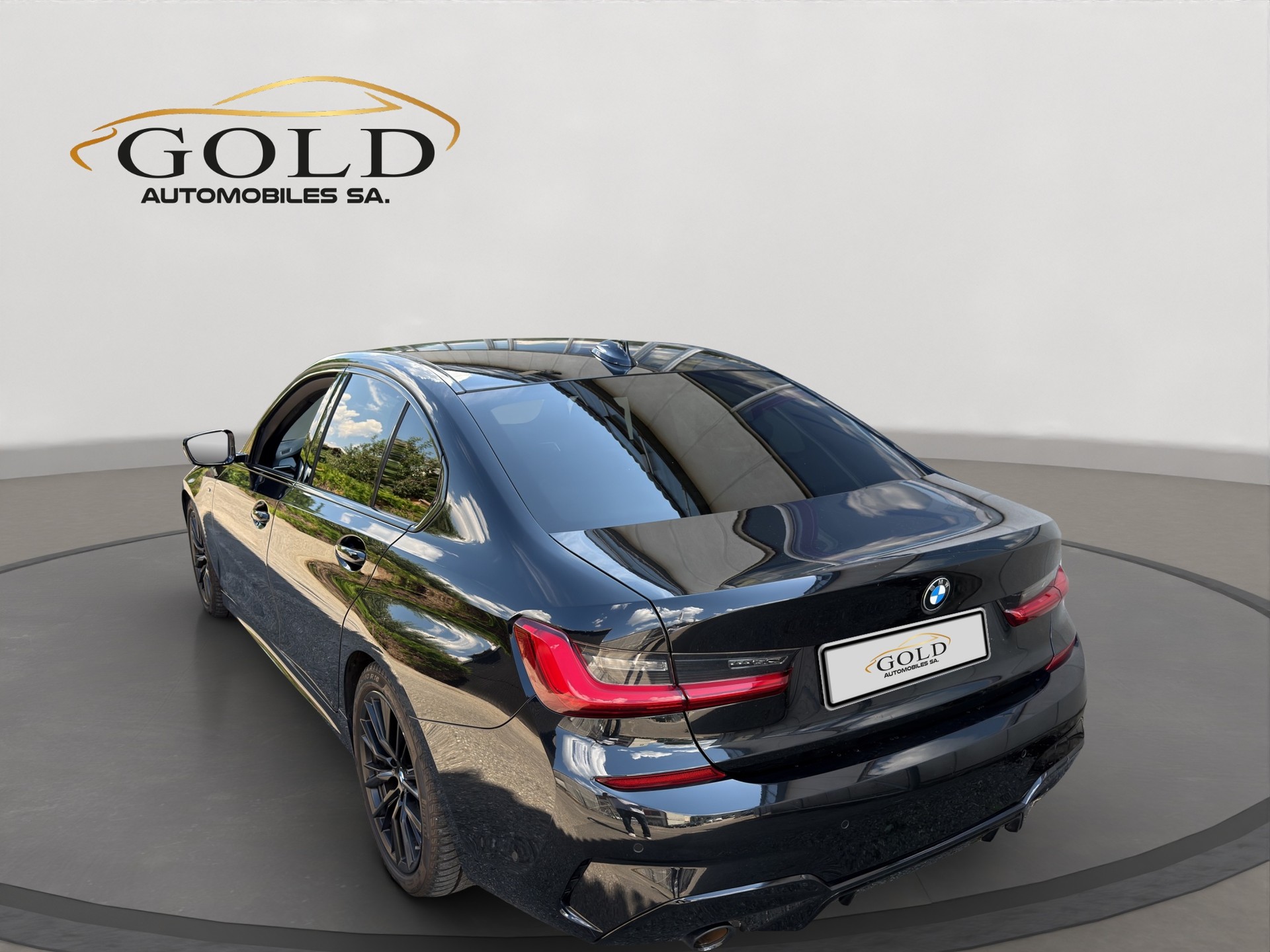 BMW 320i Steptronic M Sport-image-10