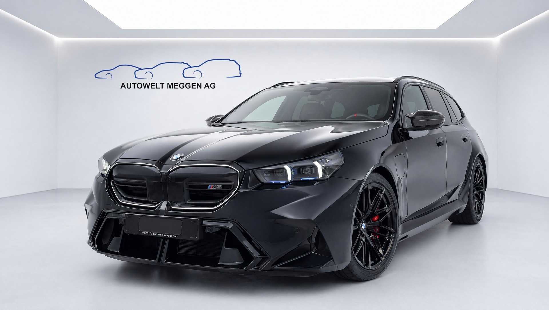 BMW M5 xDrive Touring-image-0