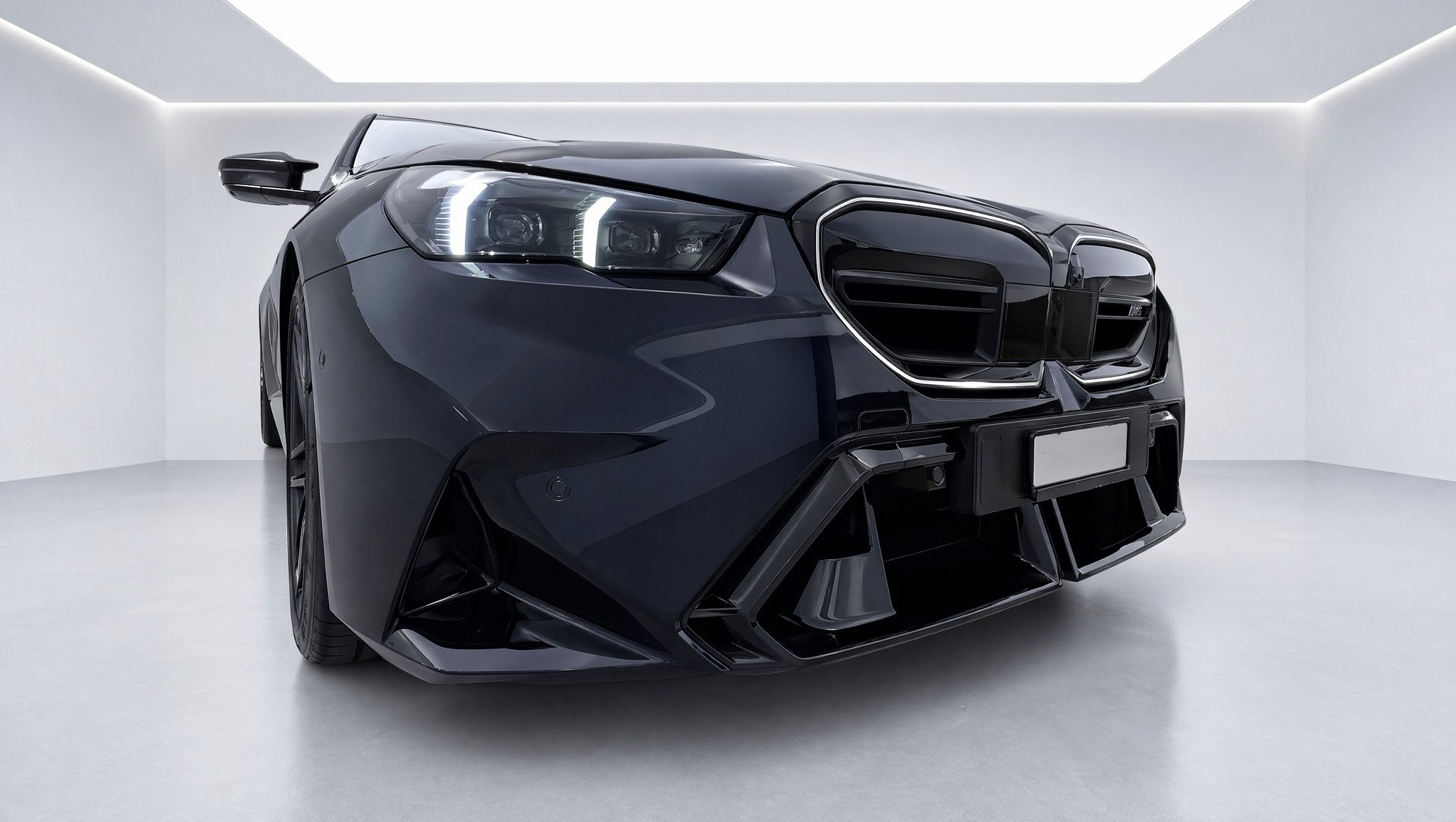 BMW M5 xDrive Touring-image-3