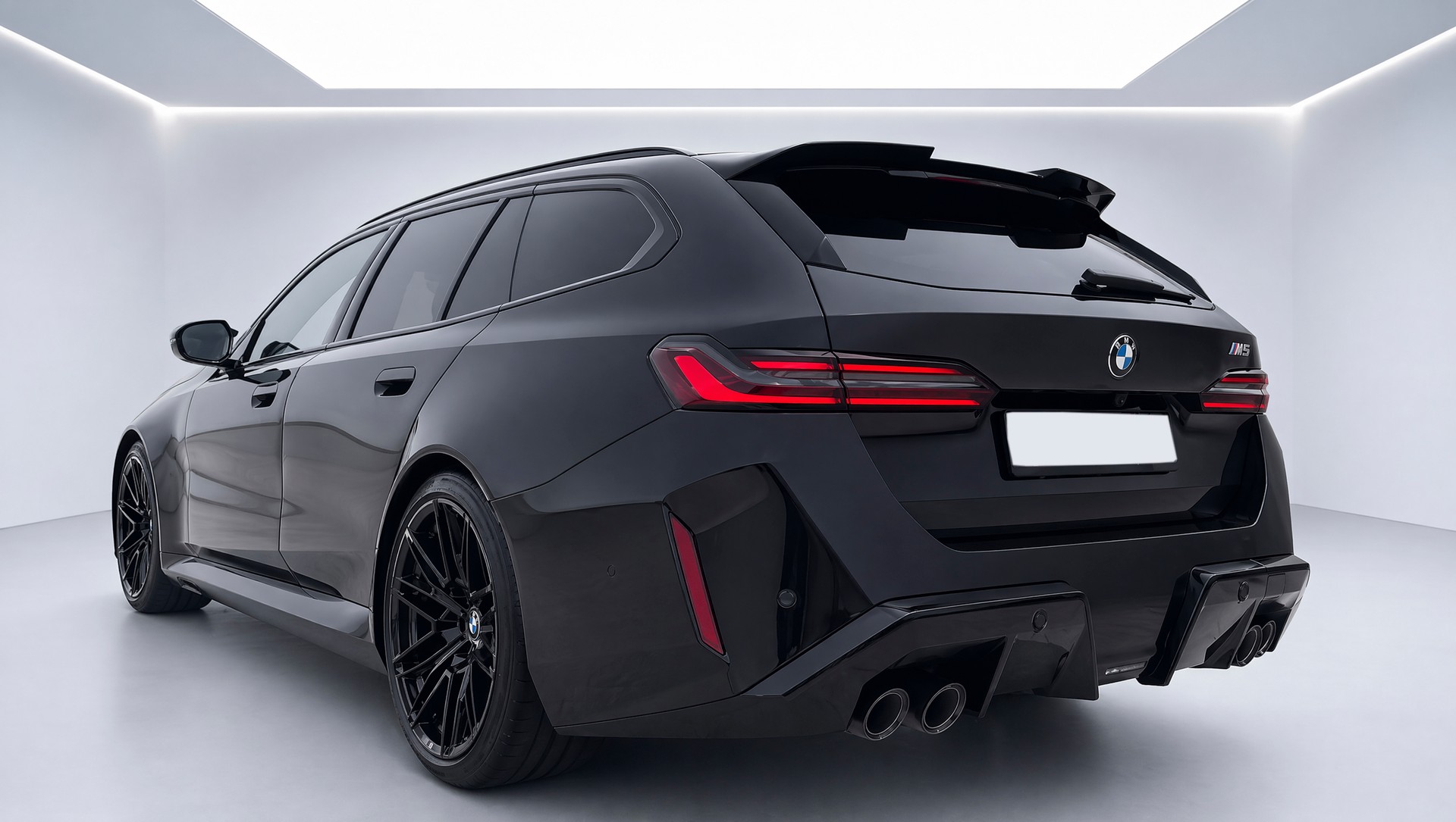 BMW M5 xDrive Touring-image-6