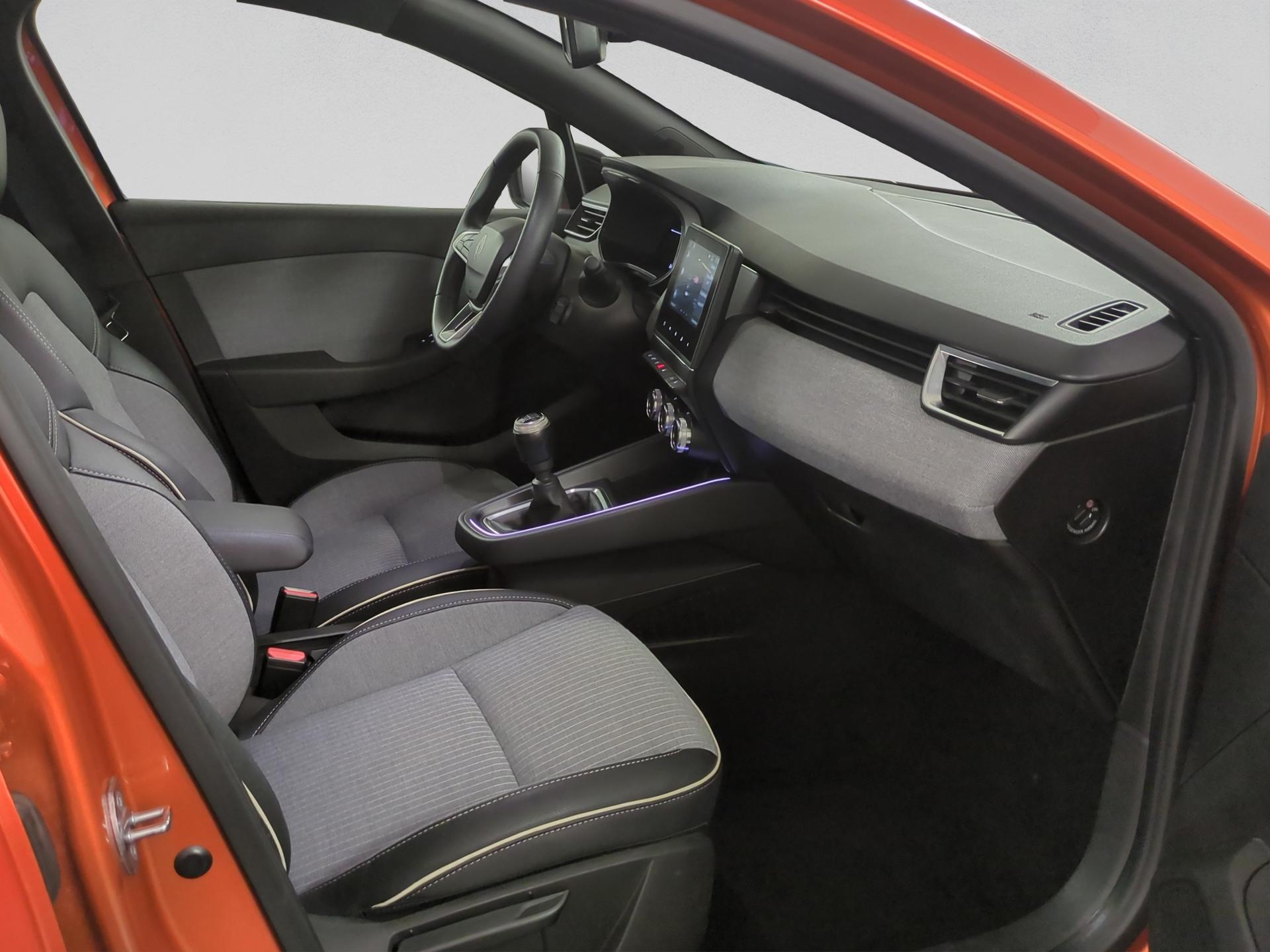 RENAULT Clio 1.0 Techno-image-16