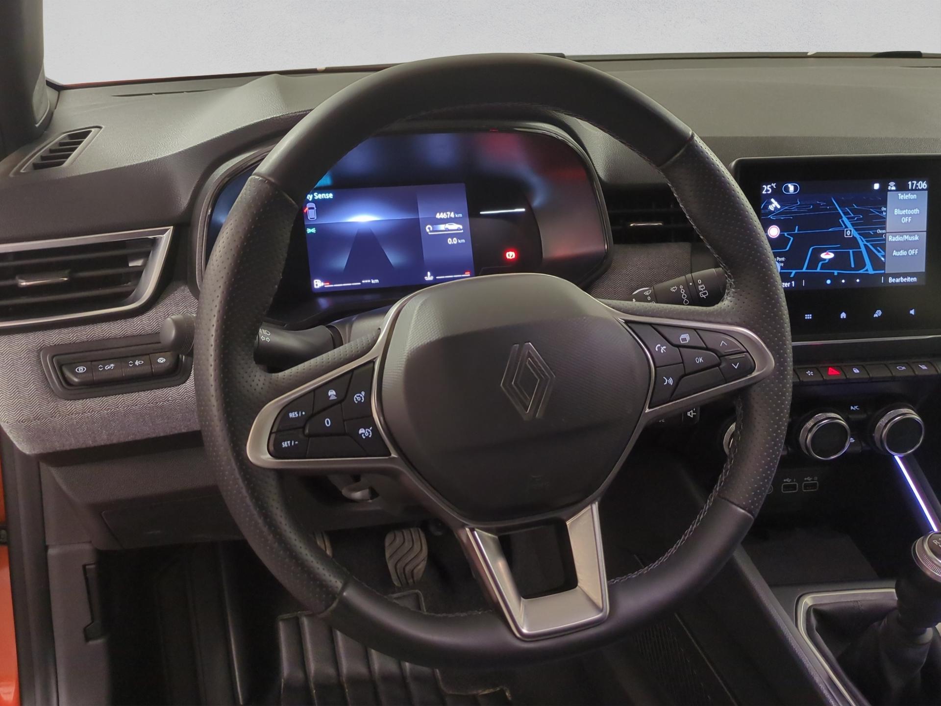 RENAULT Clio 1.0 Techno-image-9