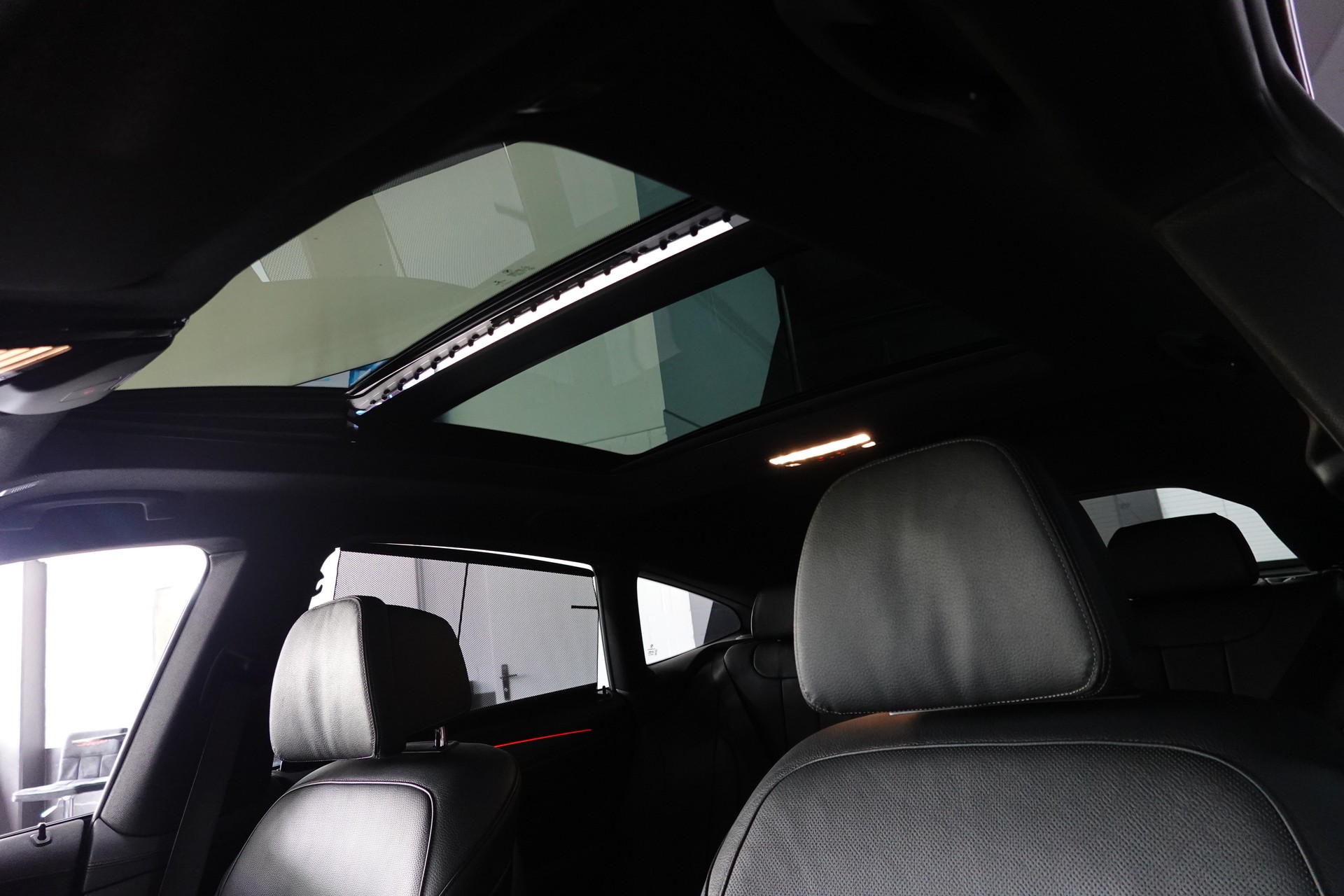 BMW 630d GT X-DRIVE SPORT LINE STEPTRONIC CH-FZ ON TOP-image-37