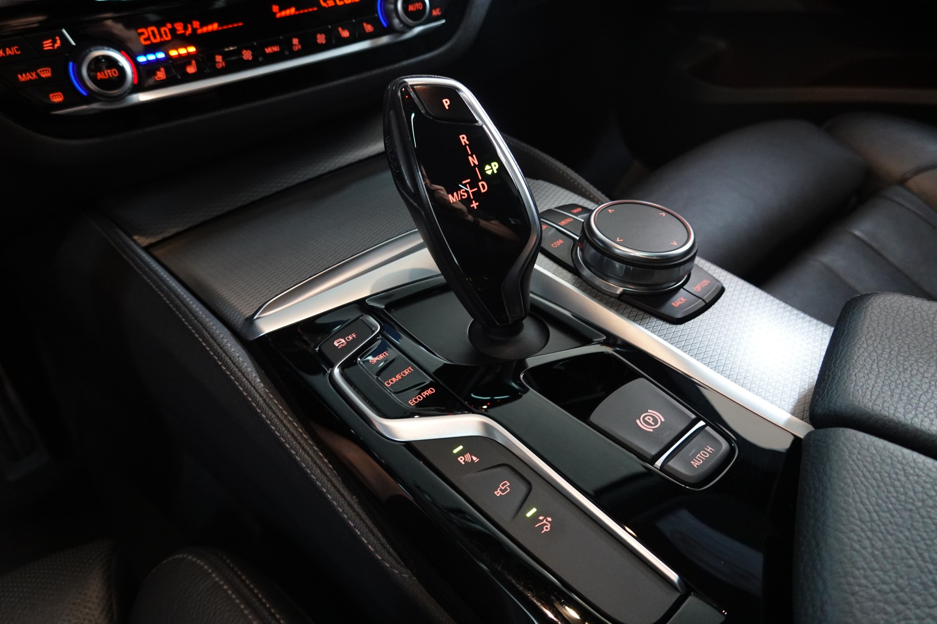 BMW 630d GT X-DRIVE SPORT LINE STEPTRONIC CH-FZ ON TOP-image-30