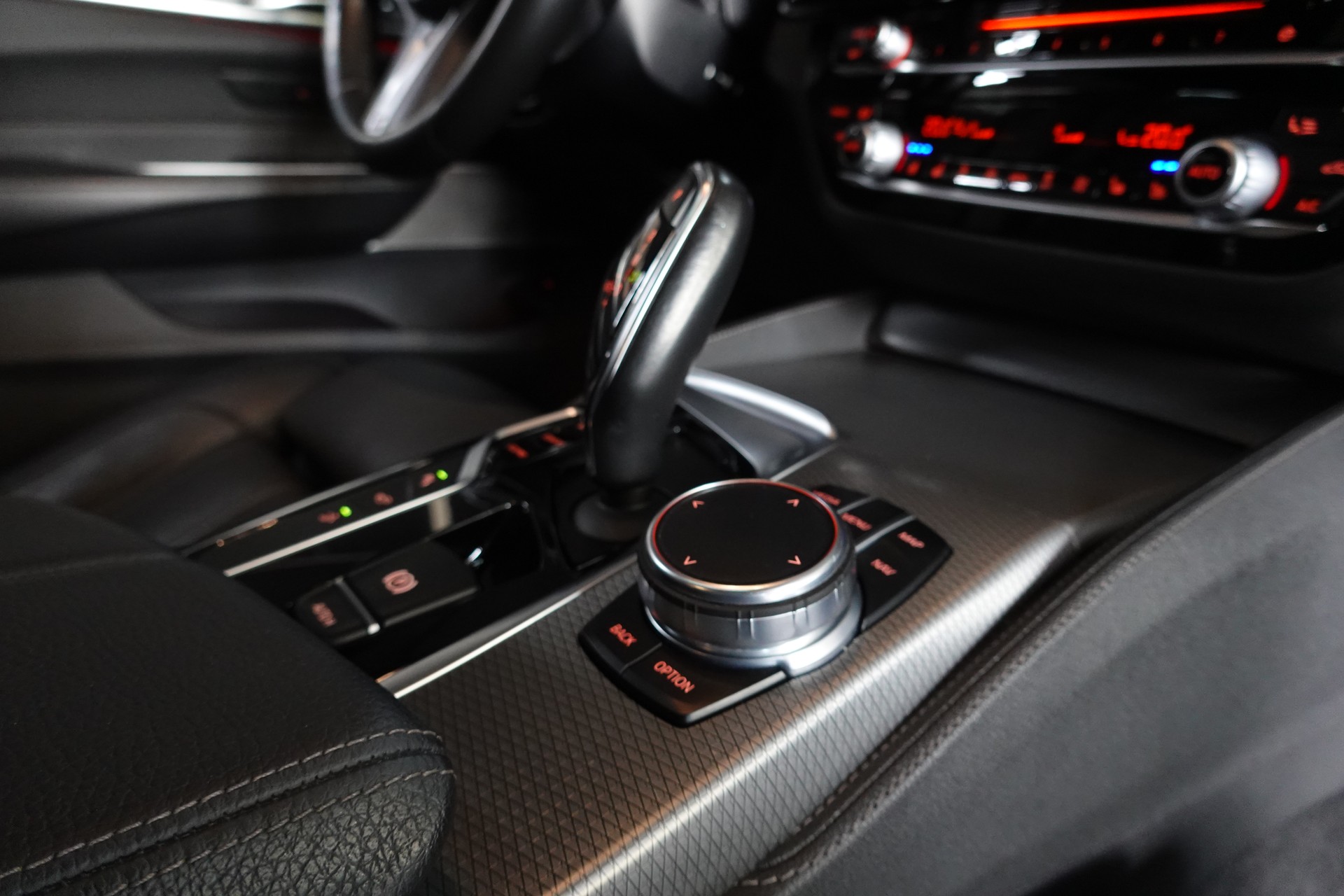 BMW 630d GT X-DRIVE SPORT LINE STEPTRONIC CH-FZ ON TOP-image-51
