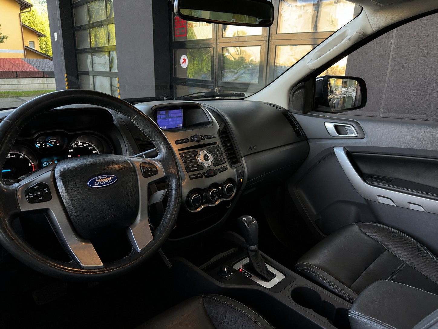 FORD Ranger LTD 2.2 TDCi 4x4 A-image-9