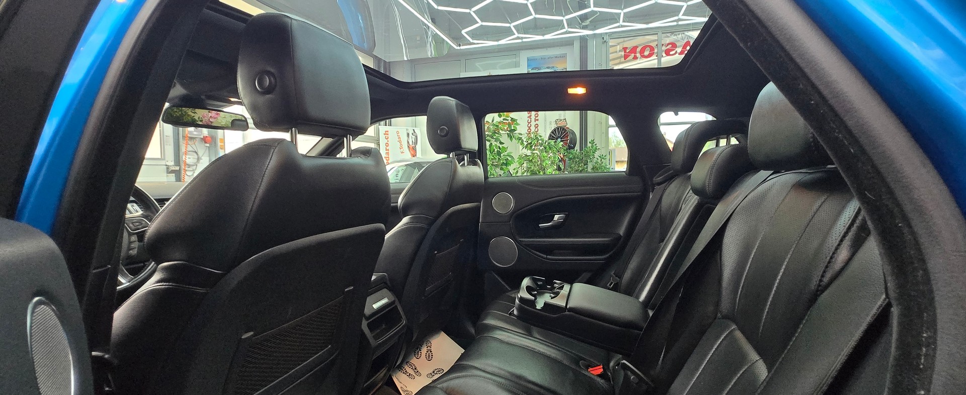 LAND ROVER Range Rover Evoque 2.0 TD4 HSE Dynamic-image-13