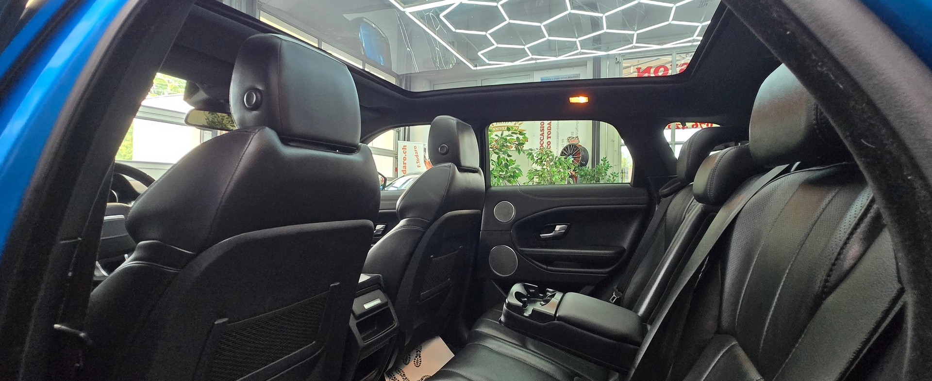 LAND ROVER Range Rover Evoque 2.0 TD4 HSE Dynamic-image-29