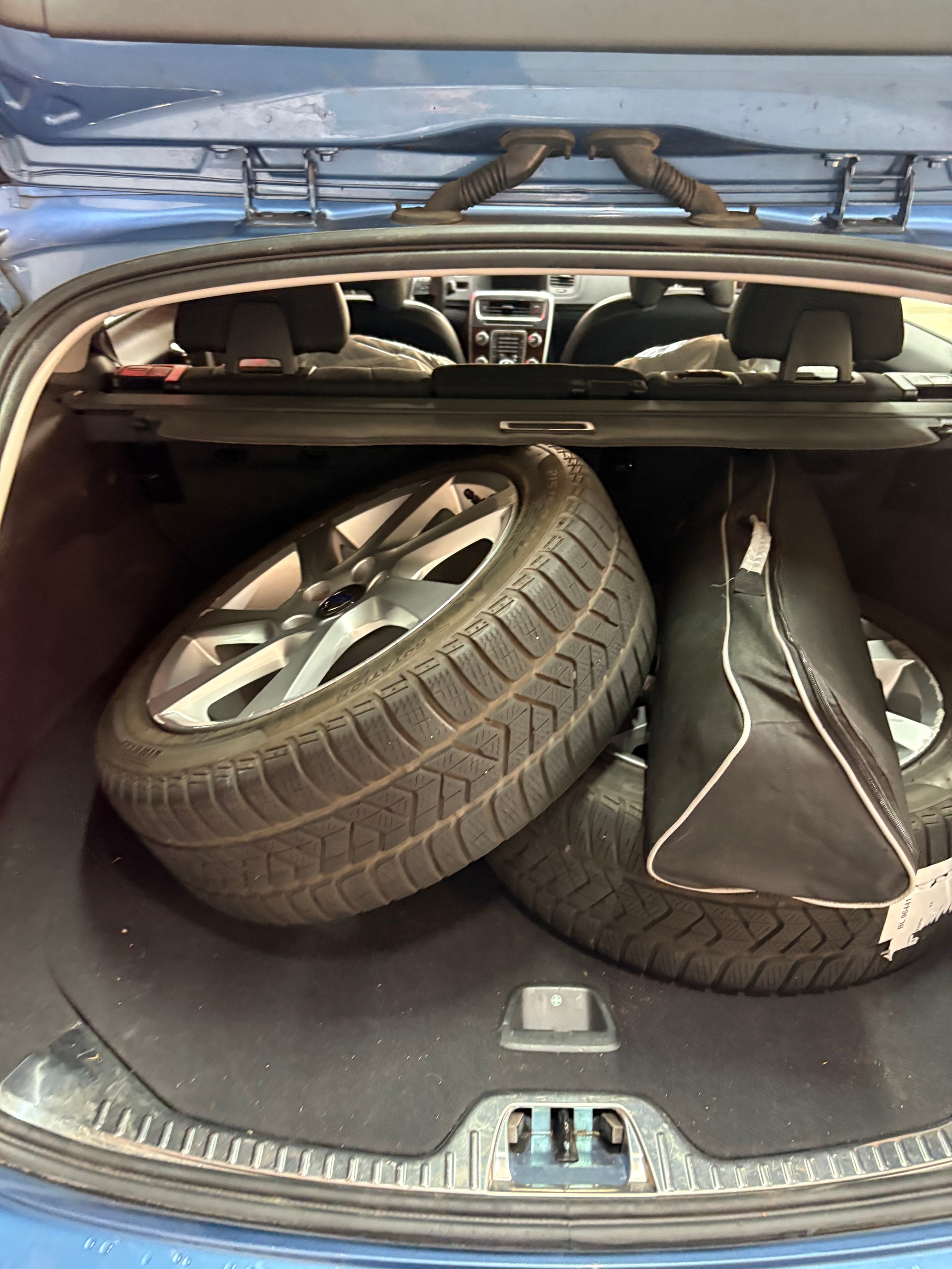 VOLVO V60 D4 AWD Momentum Geartronic-image-10
