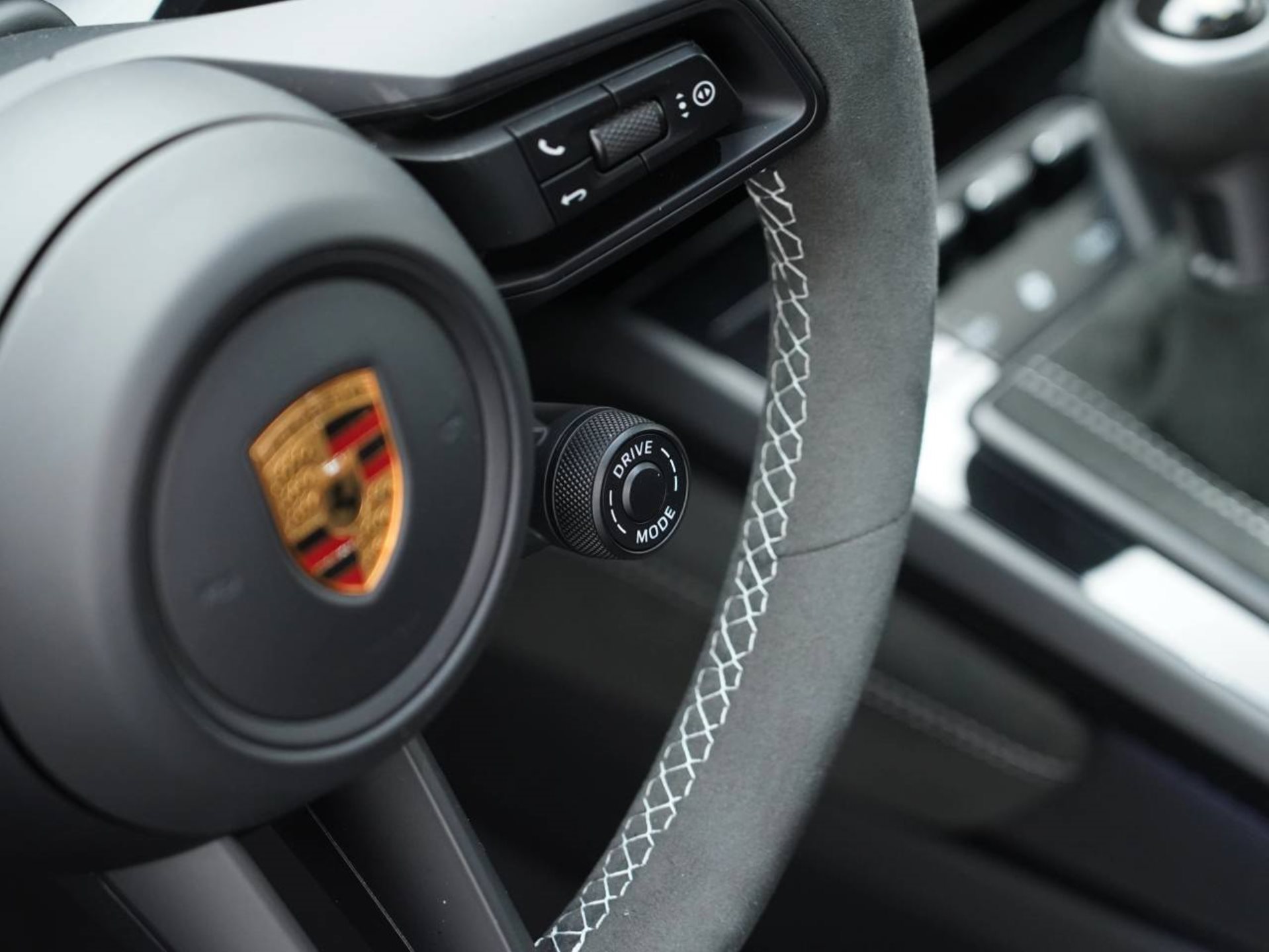 PORSCHE 911 GT3-image-31