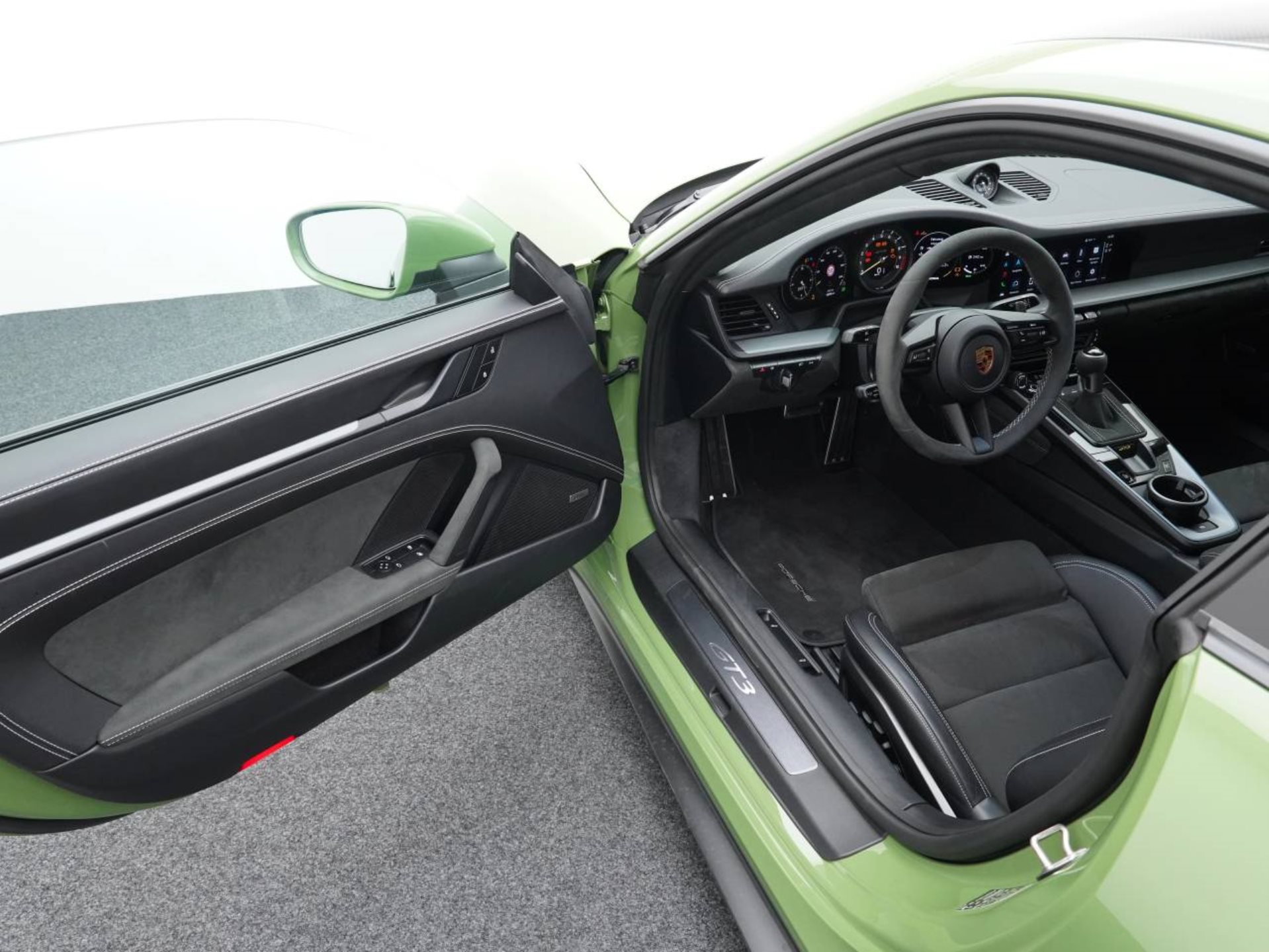 PORSCHE 911 GT3-image-3