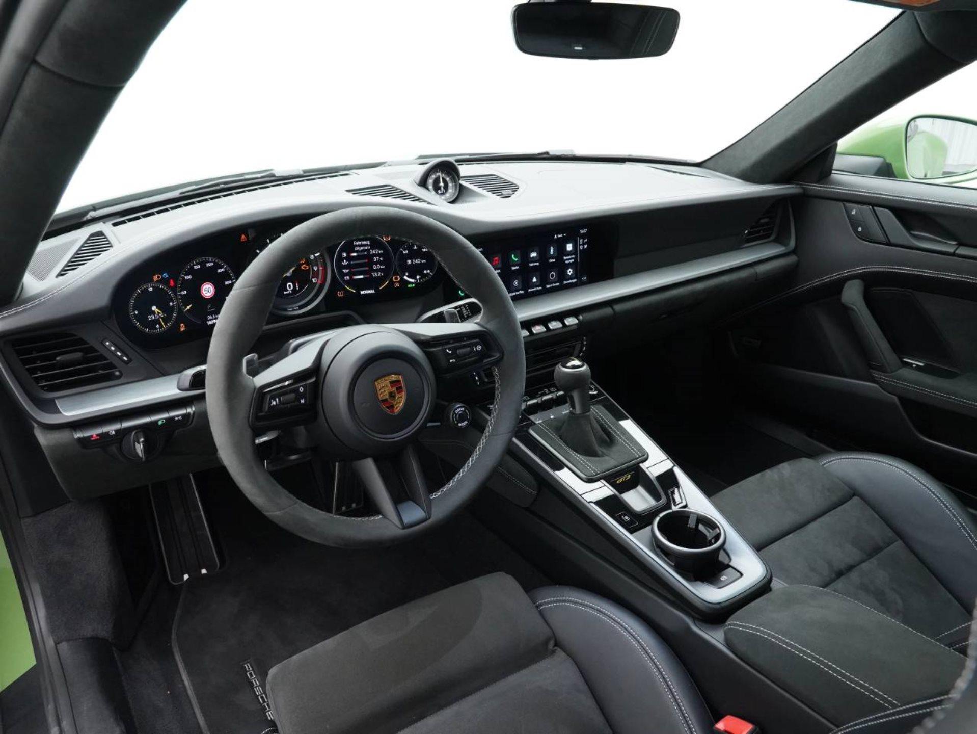 PORSCHE 911 GT3-image-14