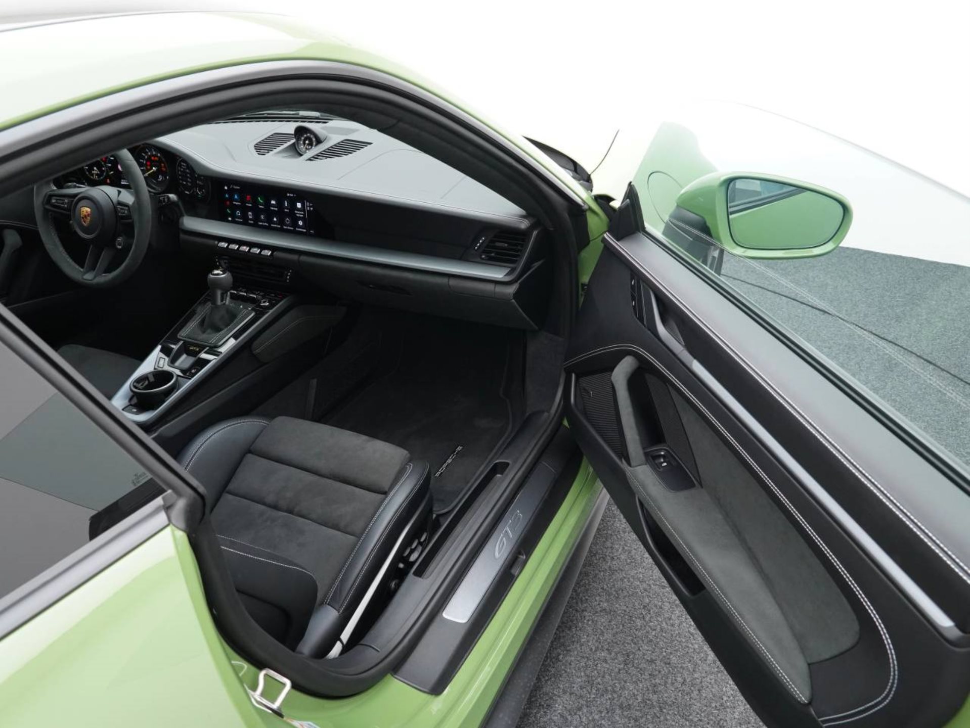 PORSCHE 911 GT3-image-22
