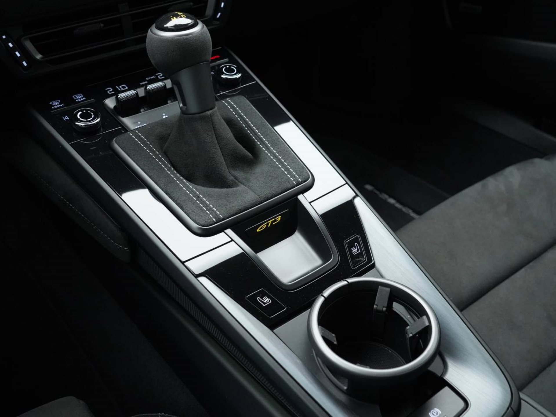 PORSCHE 911 GT3-image-18