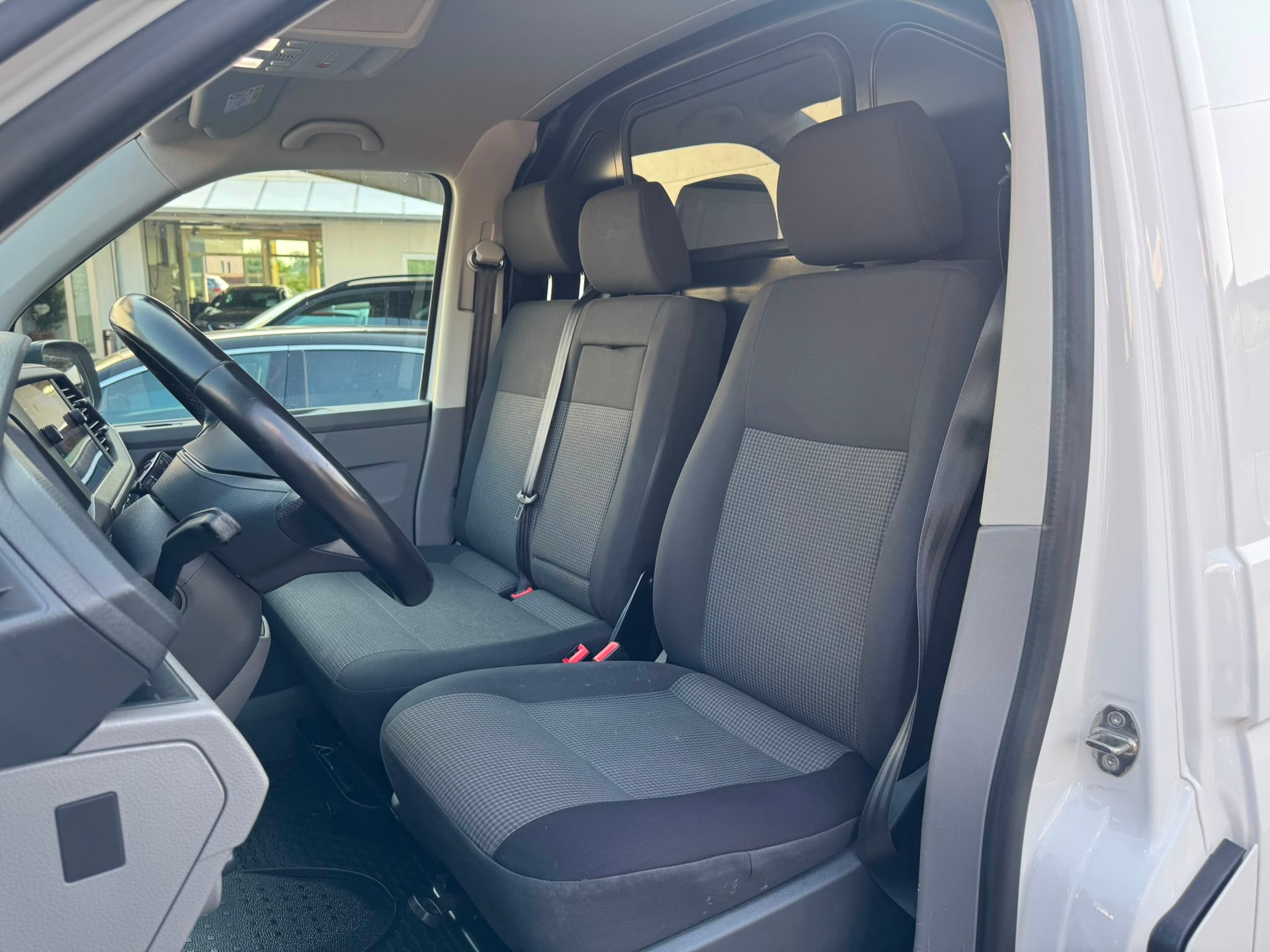 VW T6.1 2.0 TDI-image-14
