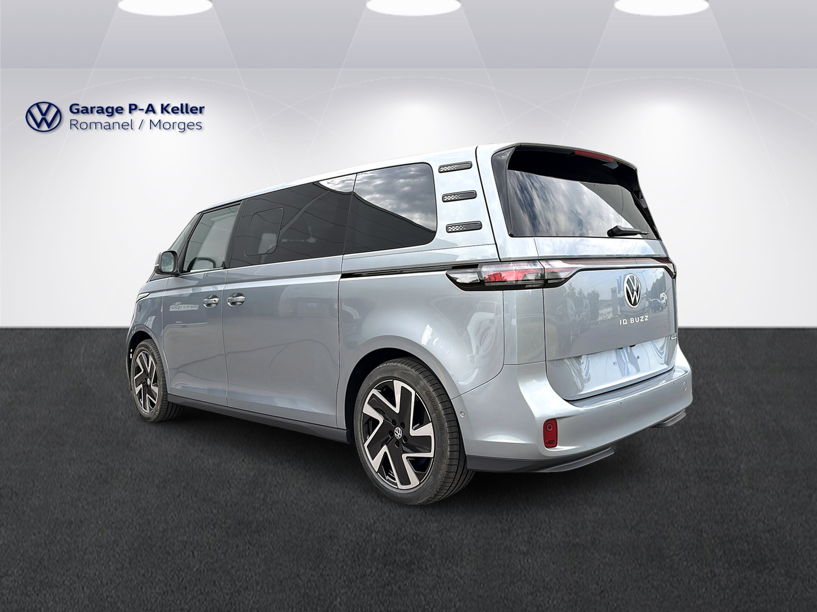 VW ID.Buzz LWB Pro 4 Motion-image-2