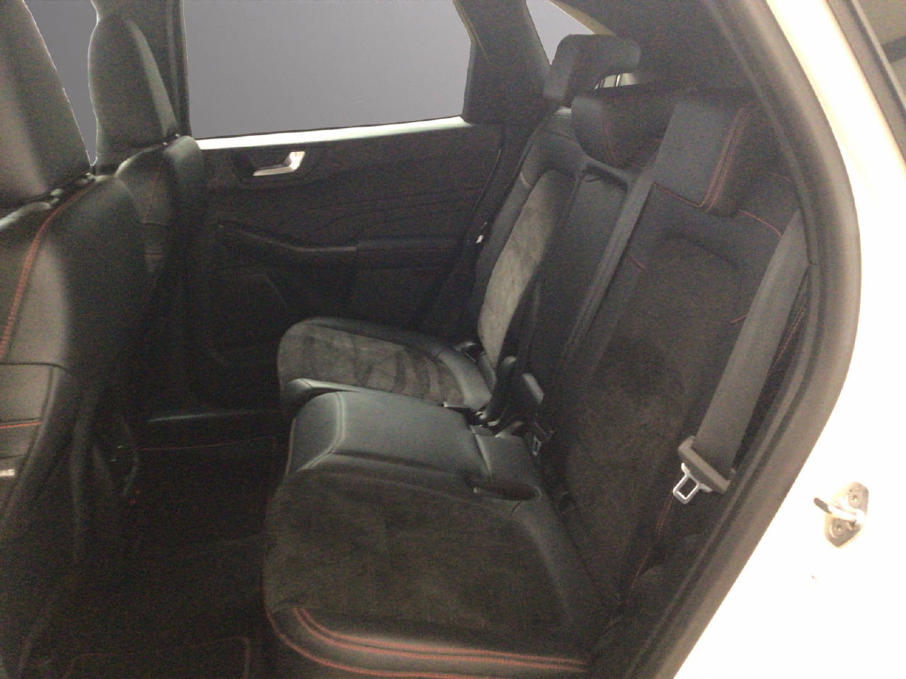 FORD Kuga 2.5 PHEV 225 PS ST-Line X-image-5