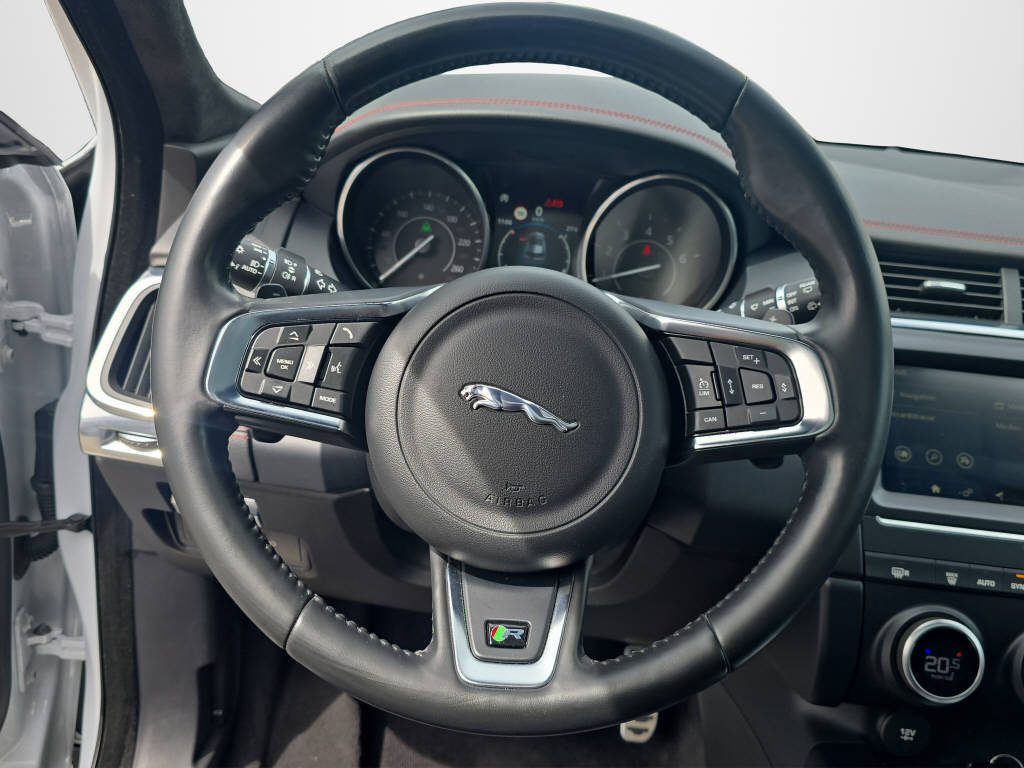 JAGUAR E-Pace 2.0 T 250 First Edition AWD-image-9