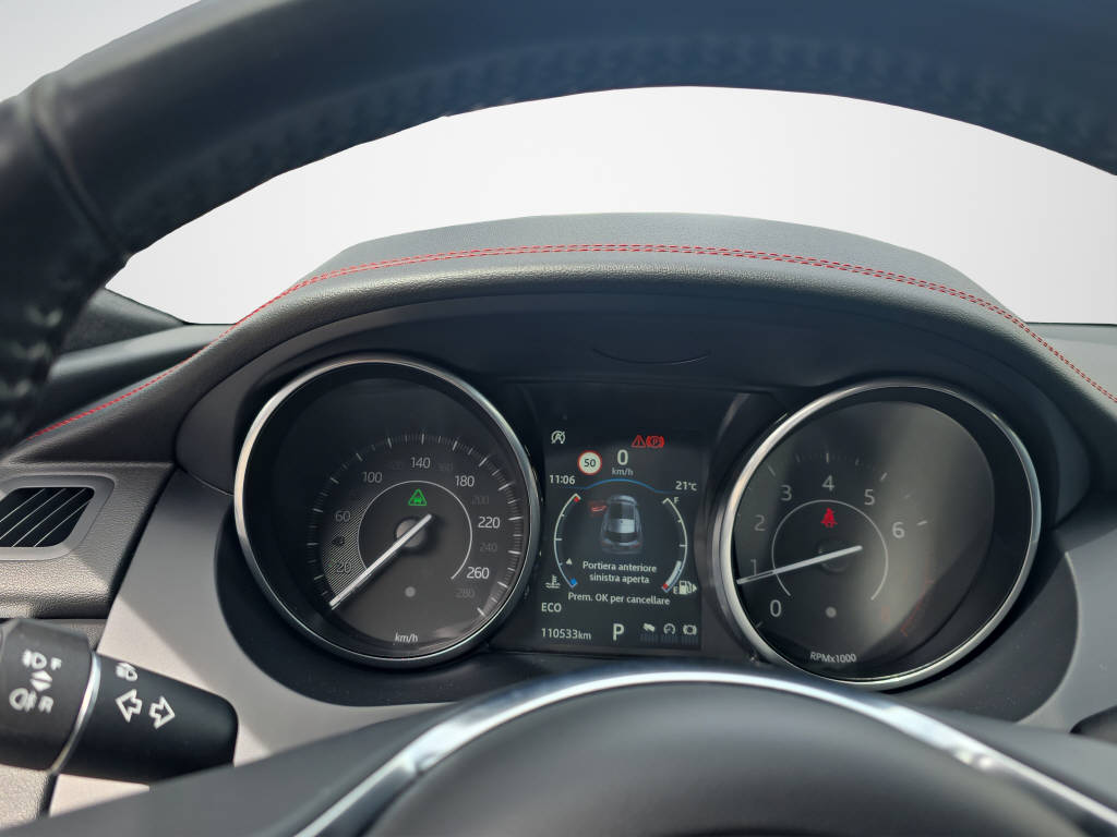 JAGUAR E-Pace 2.0 T 250 First Edition AWD-image-10