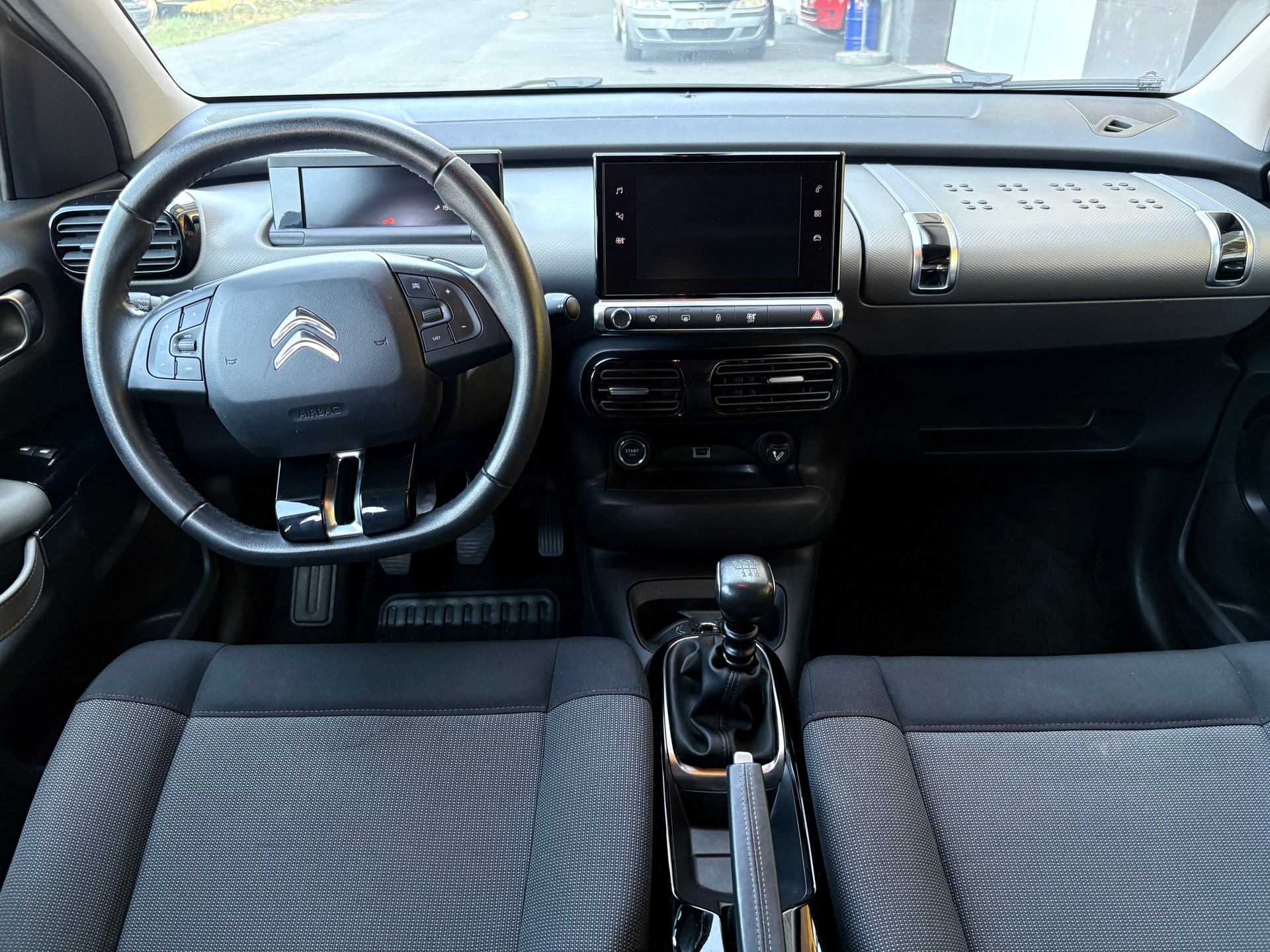 CITROEN C4 Cactus 1.2 Pure Tech Feel-image-10