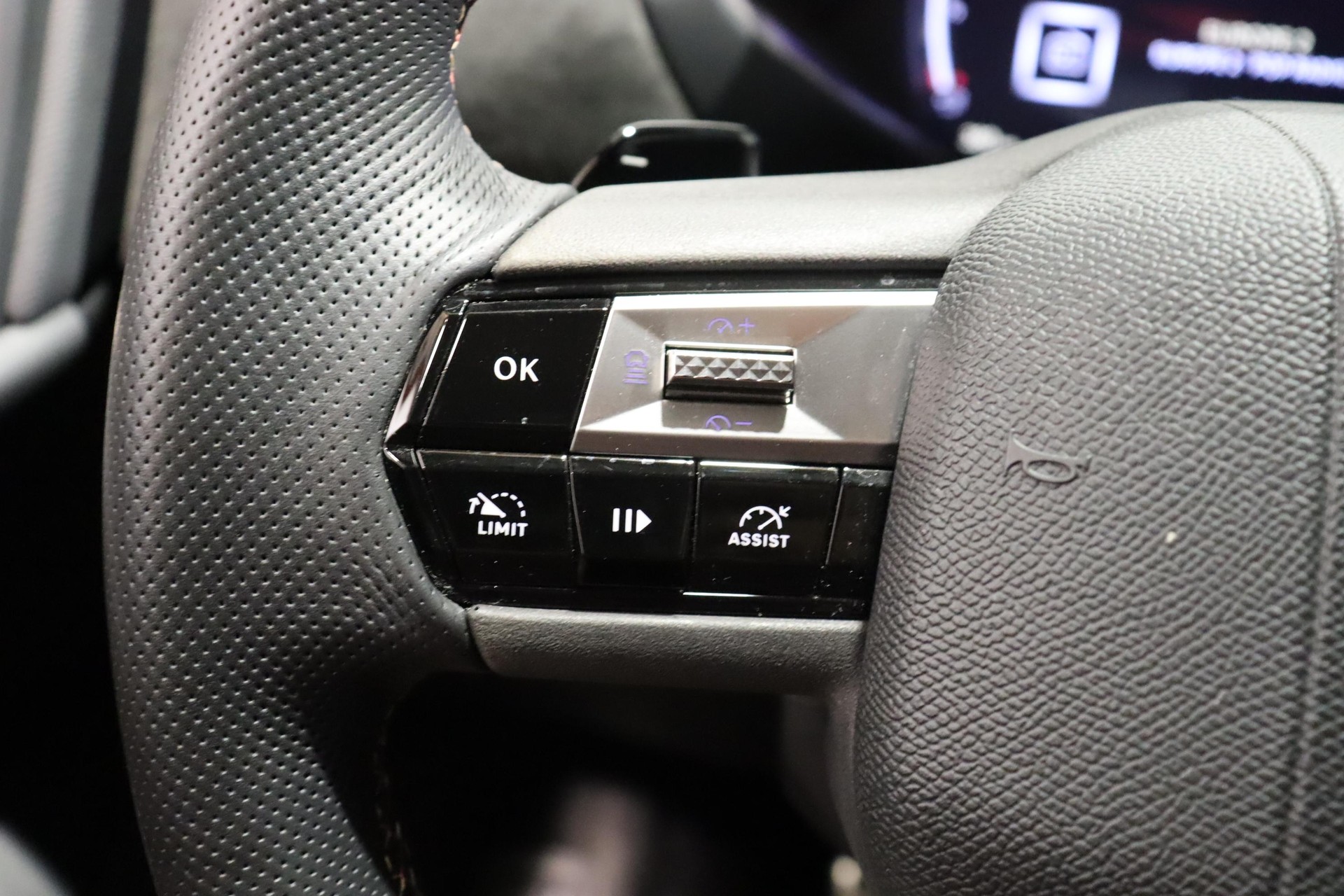 DS AUTOMOBILES 3 Crossback 1.2 PureTech 130 Ligne Noire-image-13