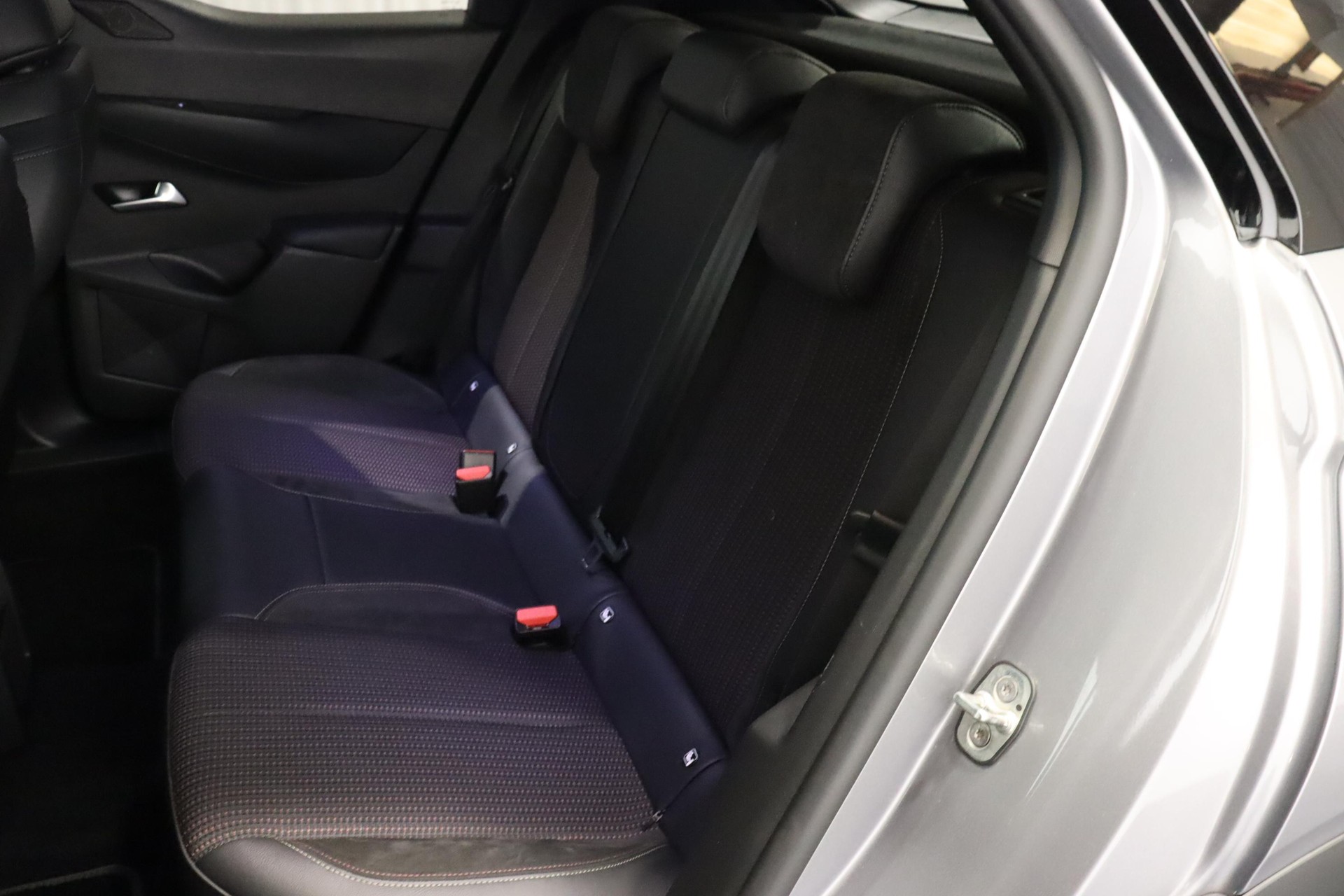 DS AUTOMOBILES 3 Crossback 1.2 PureTech 130 Ligne Noire-image-5