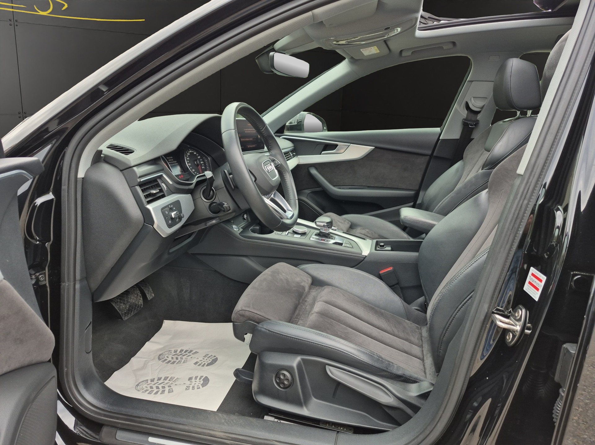 AUDI A4 Avant 40 TDI Sport Attraction quattro S-tronic-image-13