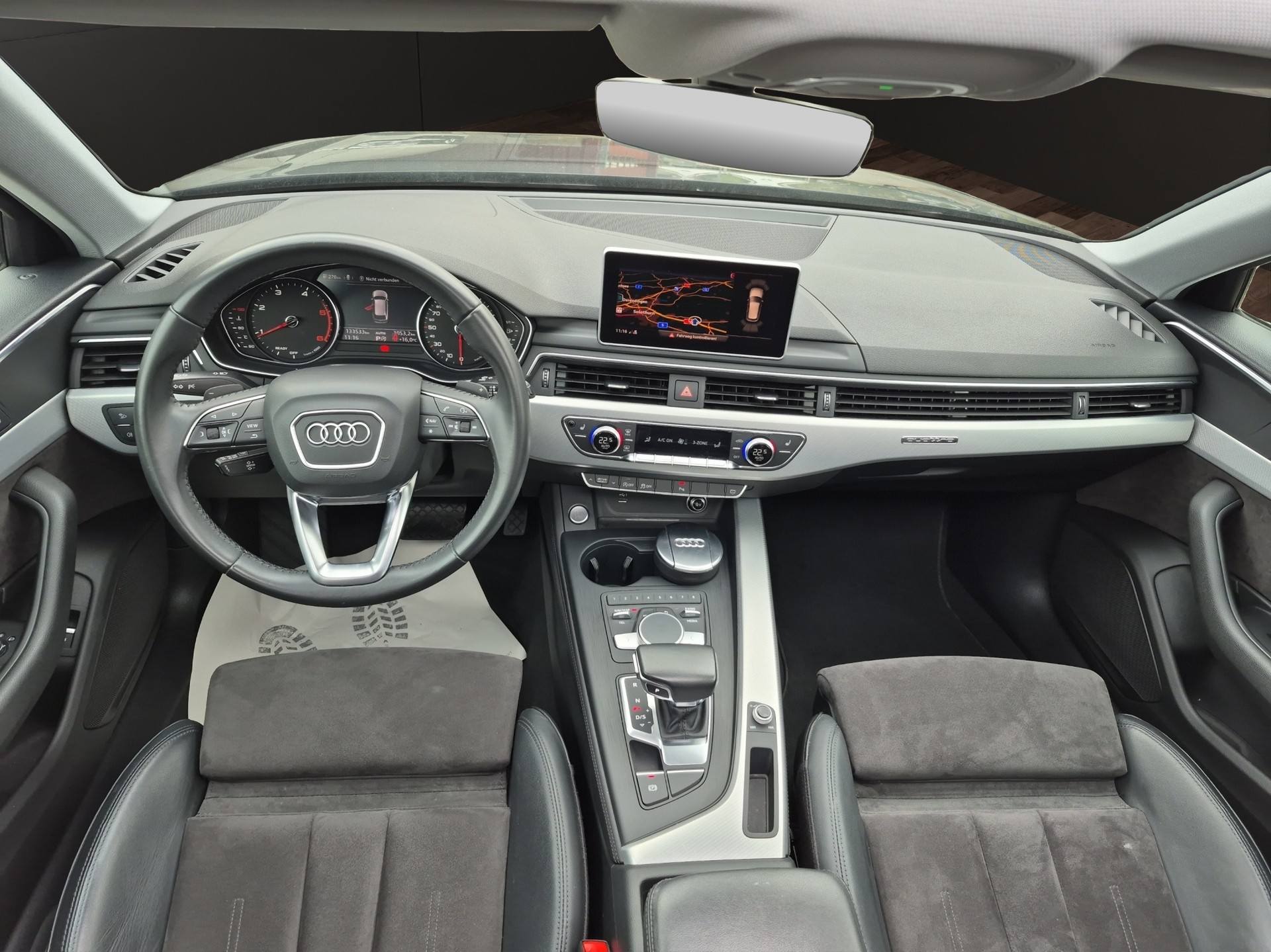 AUDI A4 Avant 40 TDI Sport Attraction quattro S-tronic-image-9