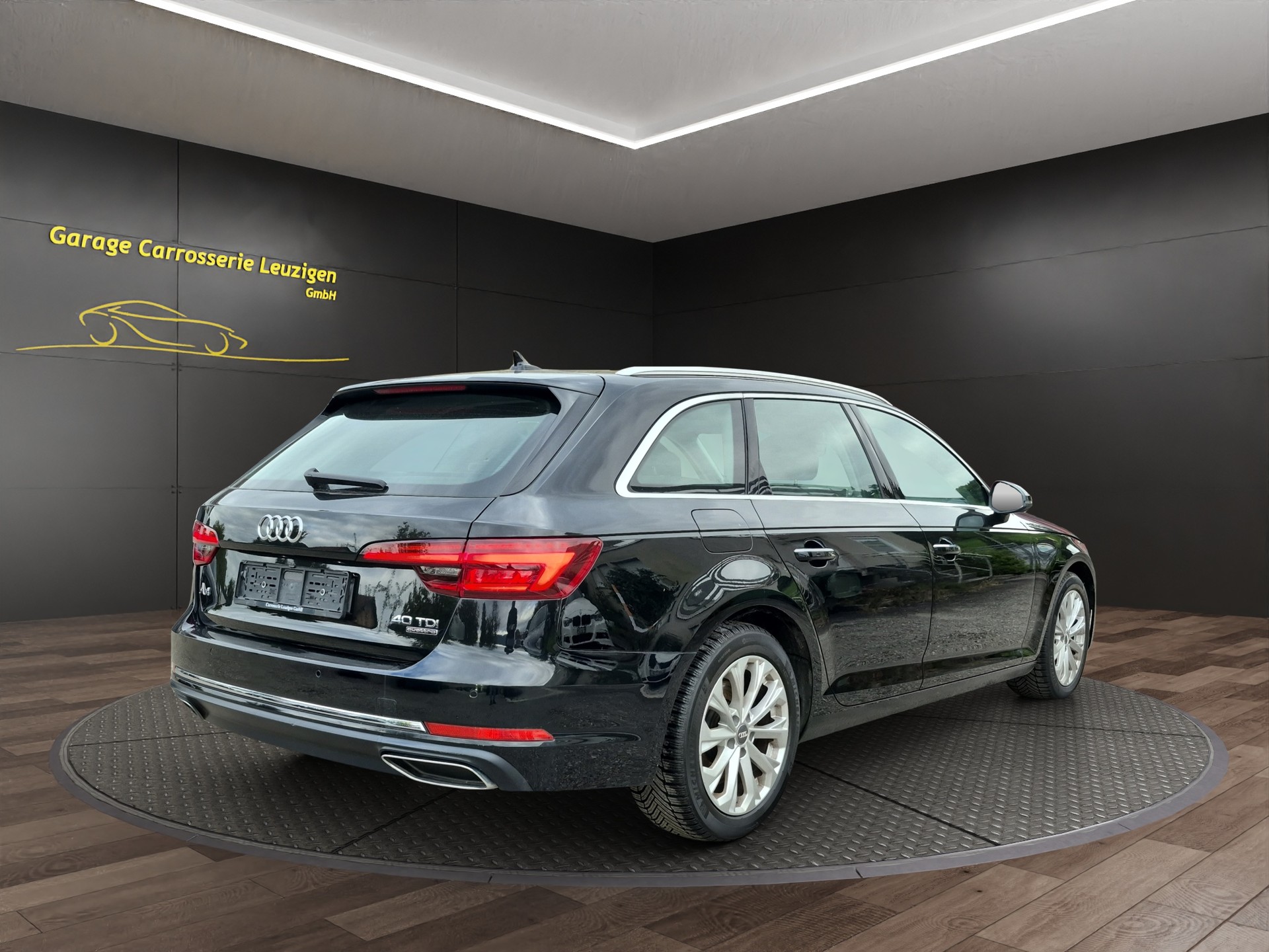 AUDI A4 Avant 40 TDI Sport Attraction quattro S-tronic-image-3
