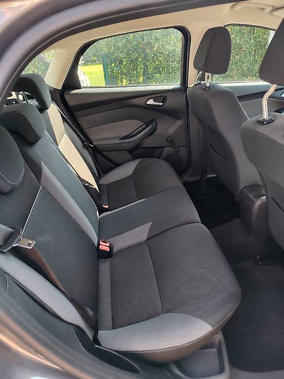 FORD FOCUS-image-2