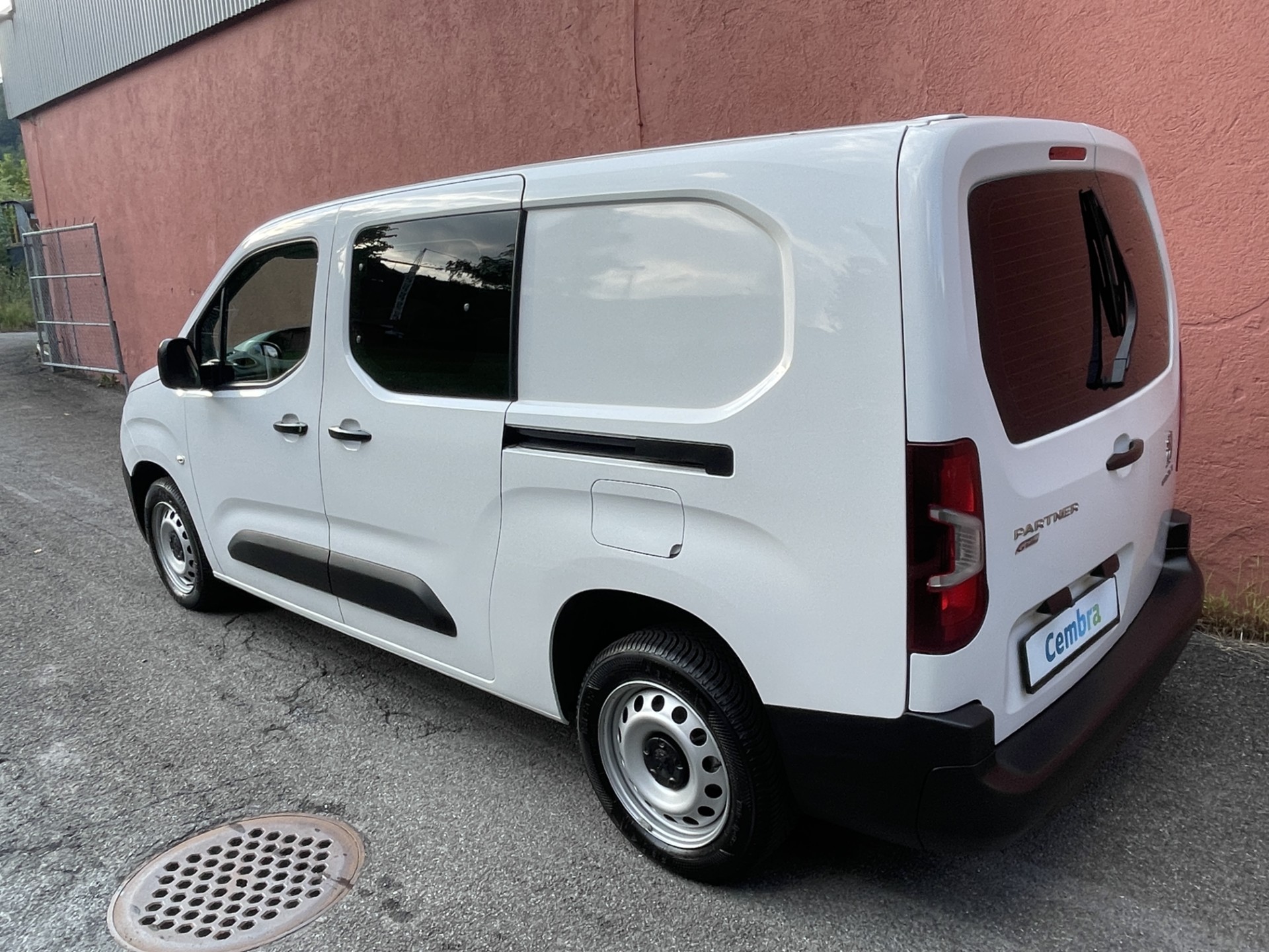 PEUGEOT Partner 1.5 Blue HDi s/s Pro Vertiefte Kabine-image-3