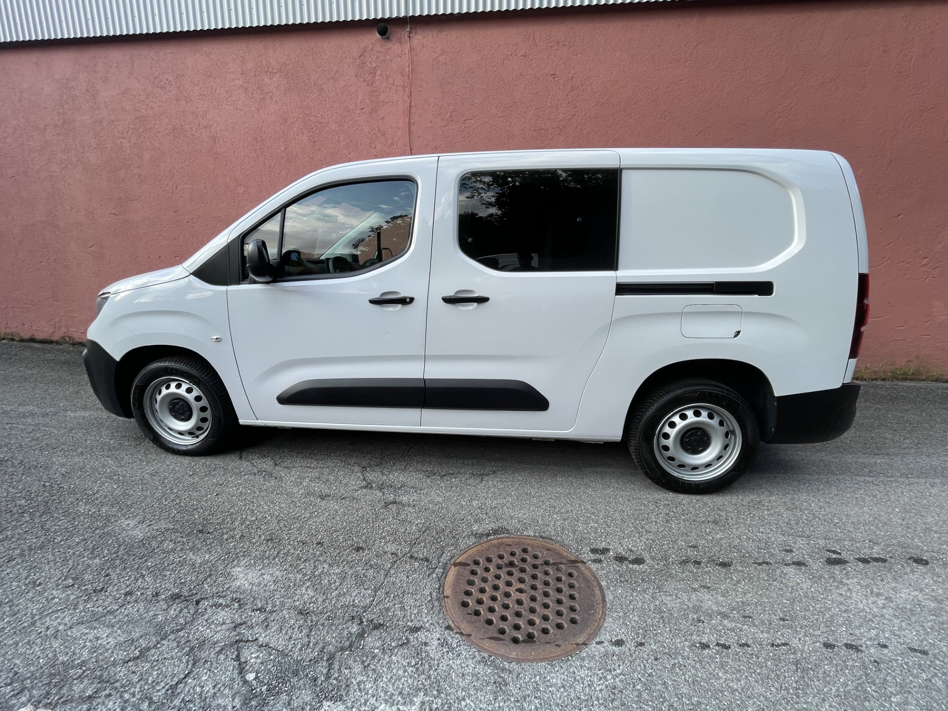 PEUGEOT Partner 1.5 Blue HDi s/s Pro Vertiefte Kabine-image-2