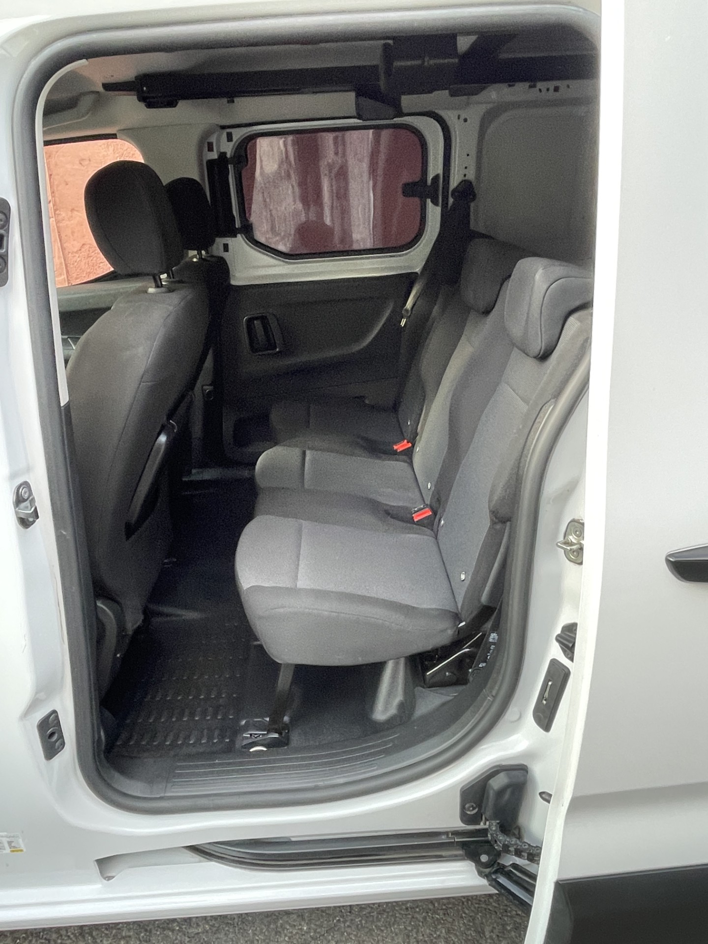 PEUGEOT Partner 1.5 Blue HDi s/s Pro Vertiefte Kabine-image-9