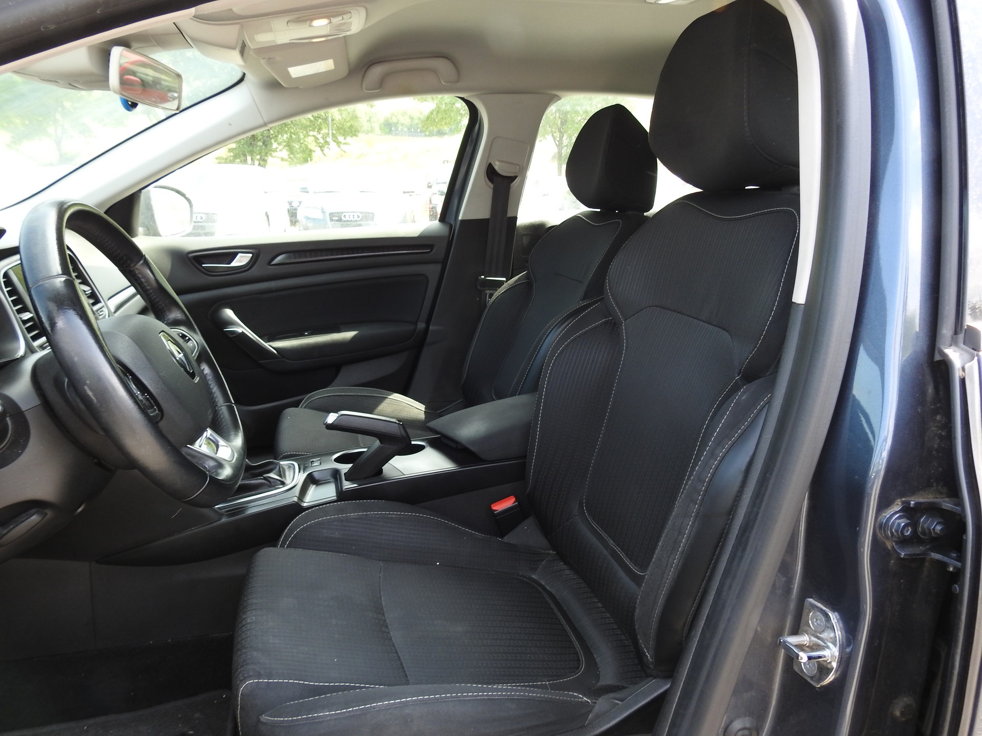 RENAULT Mégane 1.2 16V Turbo Zen-image-13