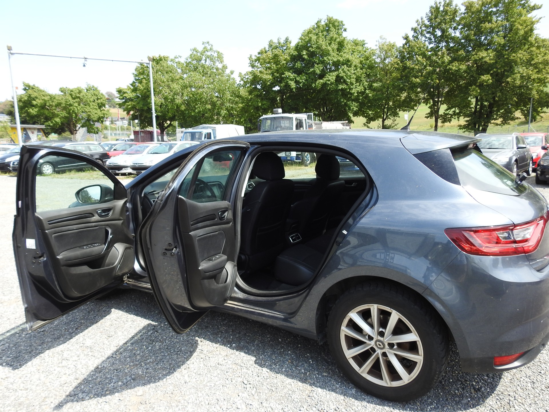 RENAULT Mégane 1.2 16V Turbo Zen-image-15