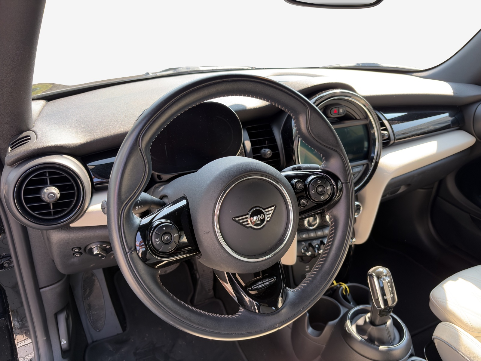 MINI Cooper Cabriolet DKG-image-9
