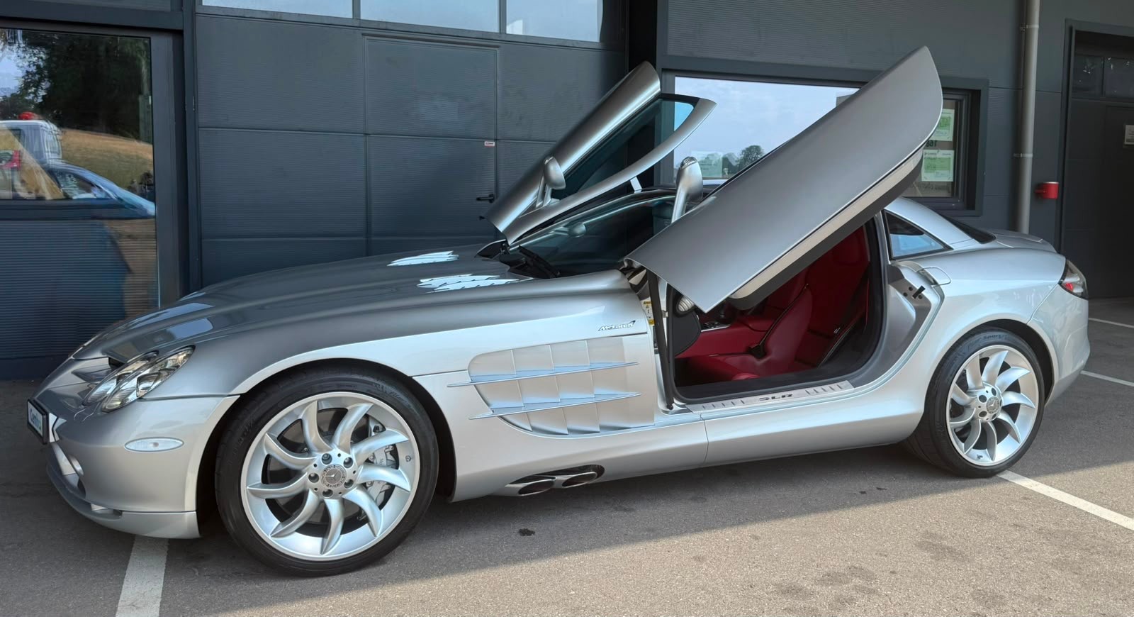 MERCEDES-BENZ SLR-image-9
